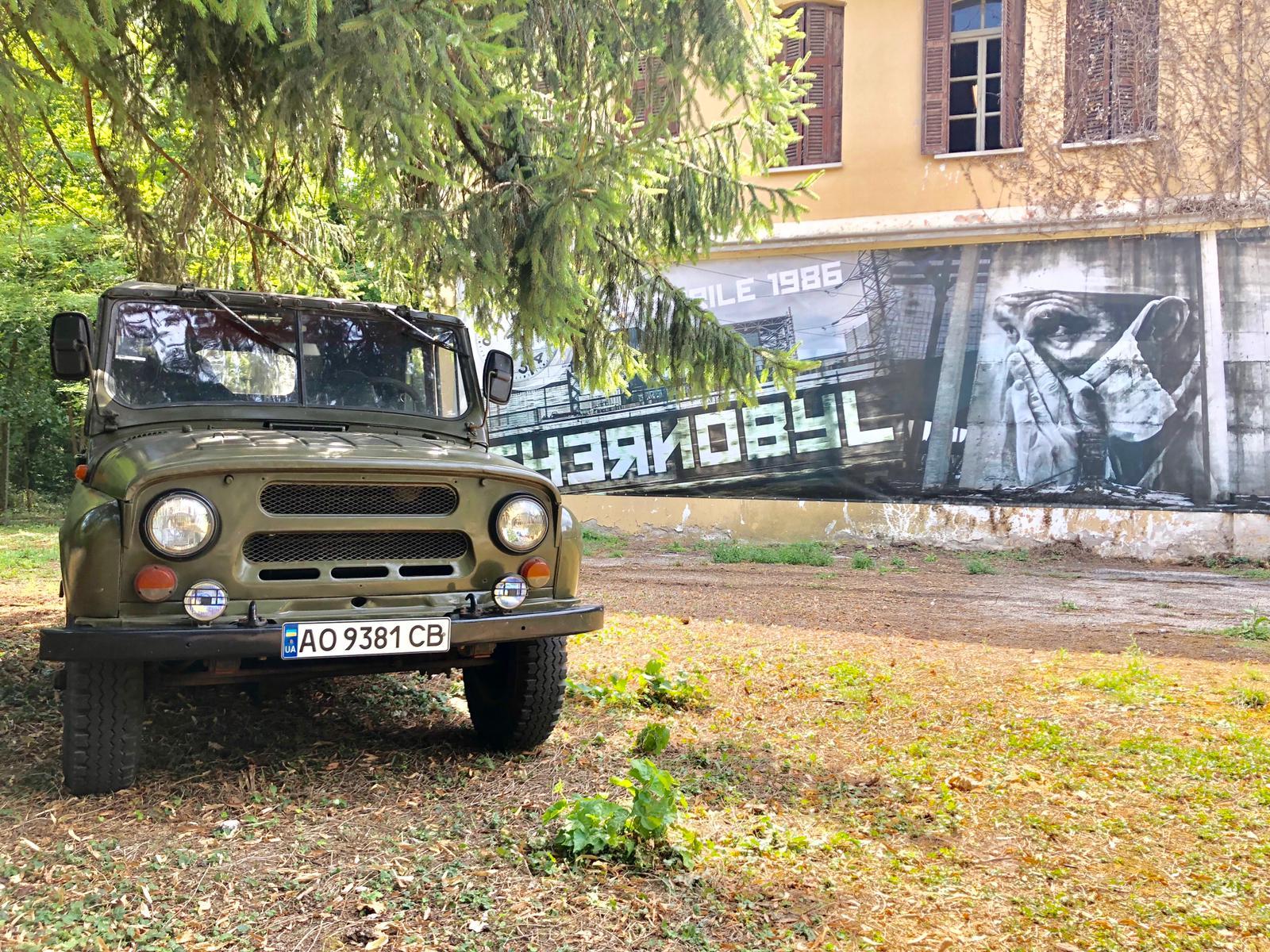 E' arrivata la jeep dei militari di Chernobyl
