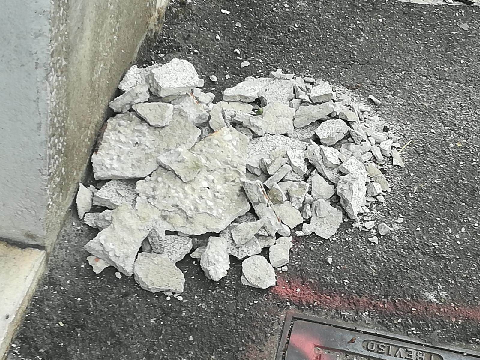 Allarme in centro, doppio rischio di crollo