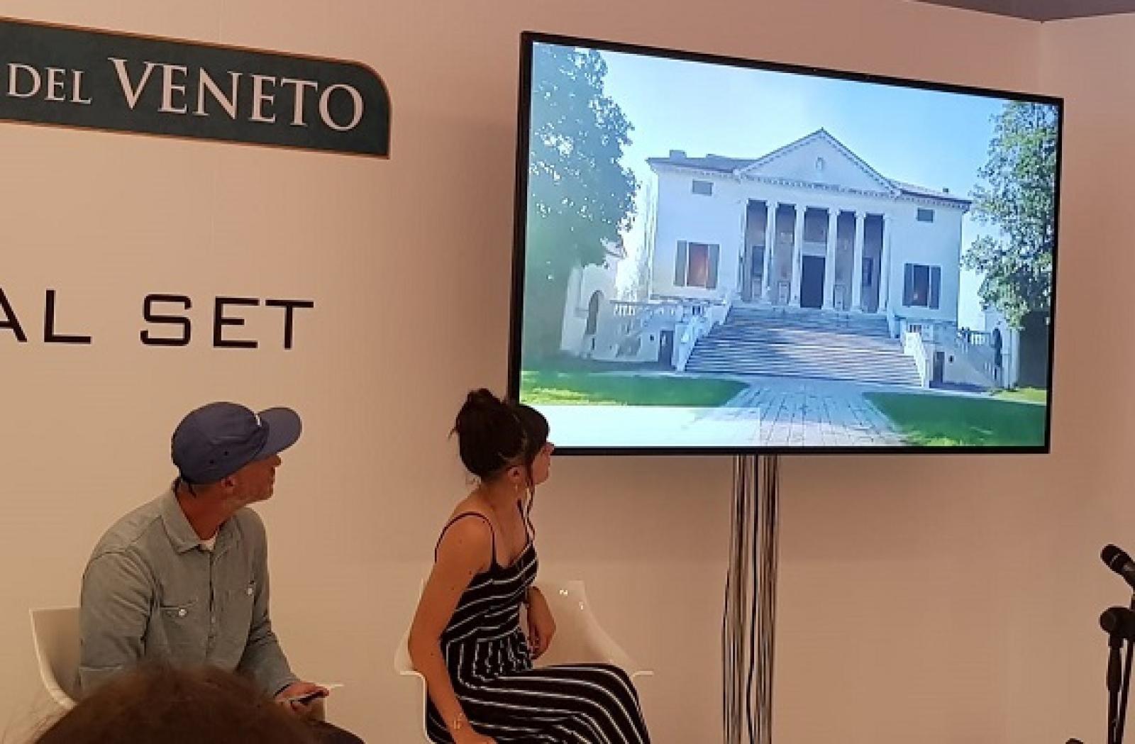 E' la migliore di 350: Katia cattura l'arte col telefonino