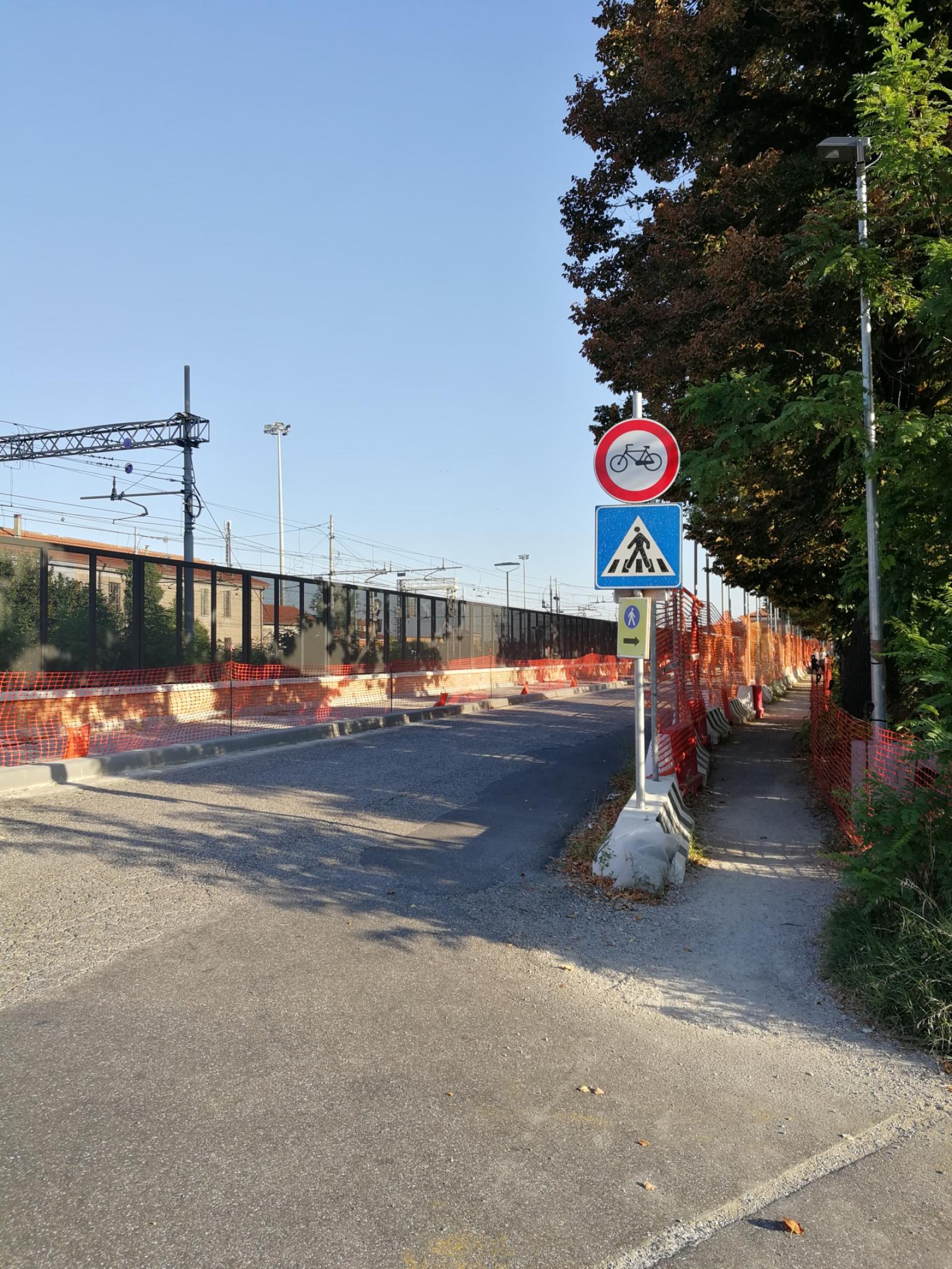 "I ciclisti da dove dovrebbero passare?"