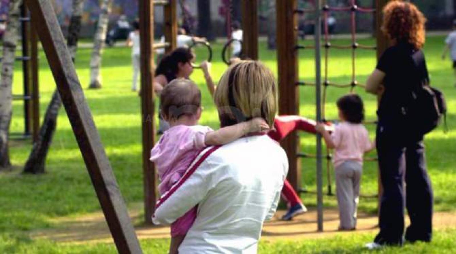 Atti osceni al parco, anziano nei guai