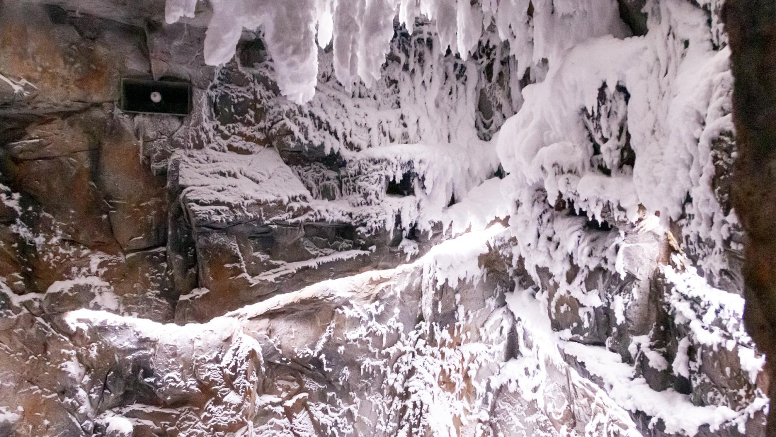 Una grotta di neve dentro l'hotel di Abano!