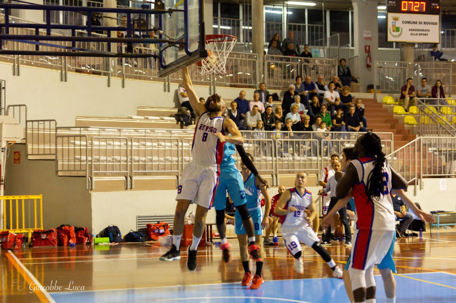 Scontro al vertice per il Cipriani