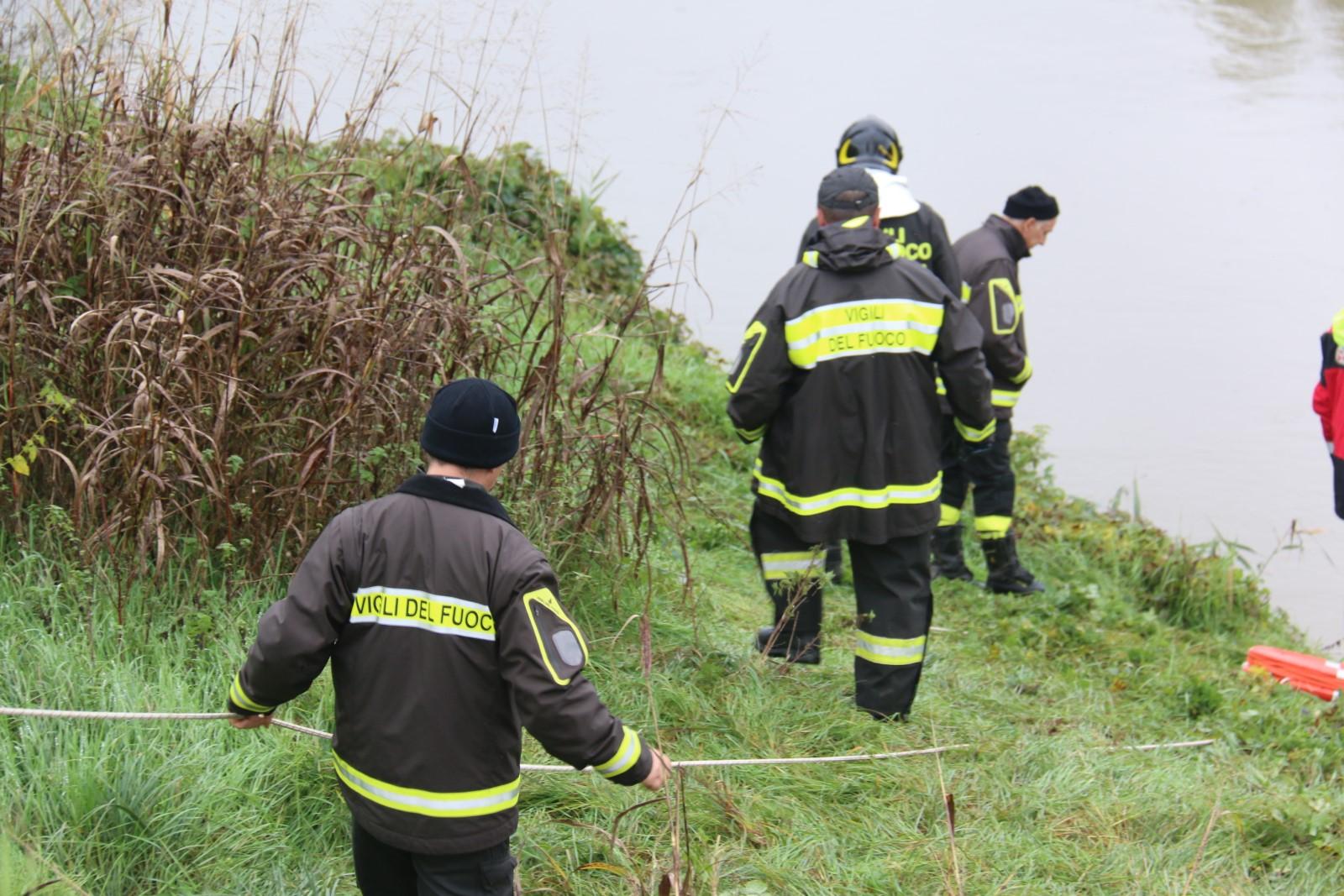 "C'&egrave; un cadavere in Adige", ma era solo paglia