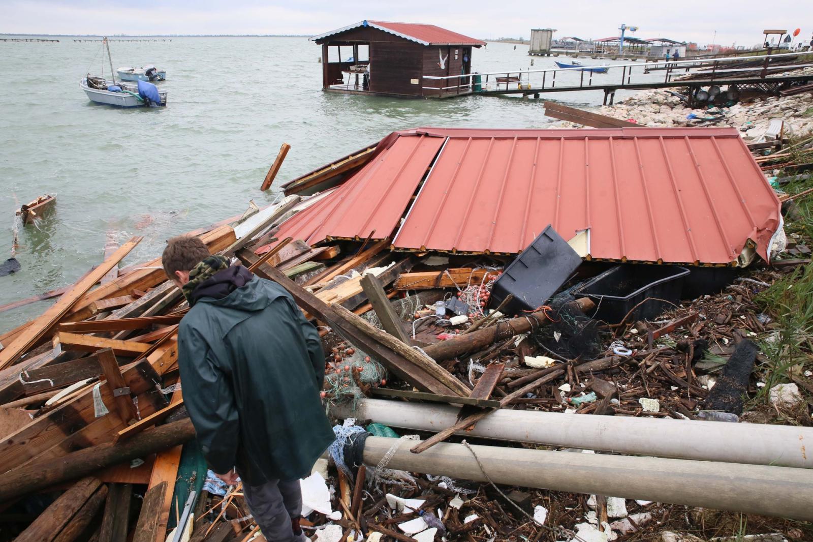 Cavane distrutte: gi&agrave; possibile fare domanda di risarcimento