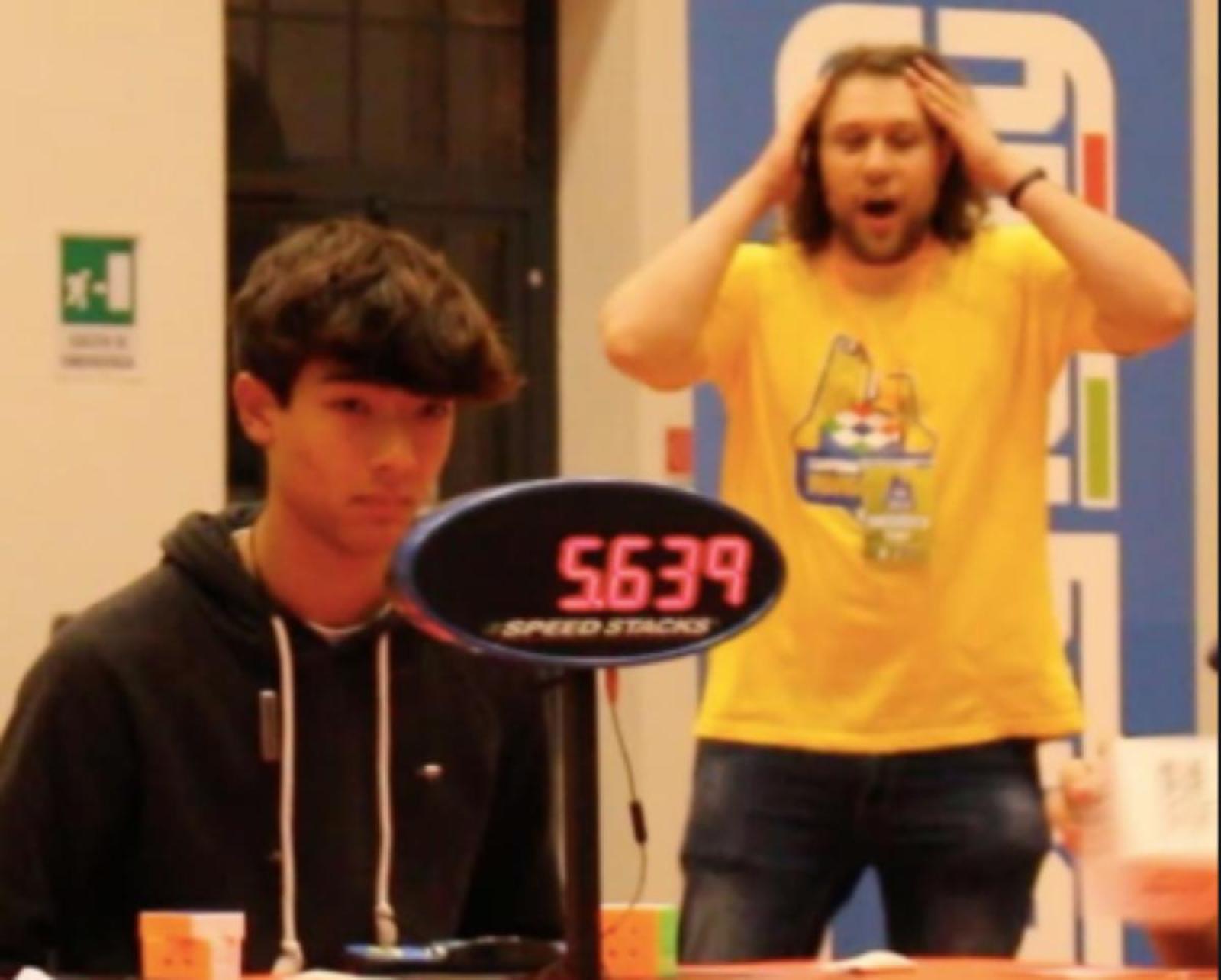 Risolve il Cubo di Rubik in 5 secondi Mattia Galentino &egrave; il nuovo campione italiano
