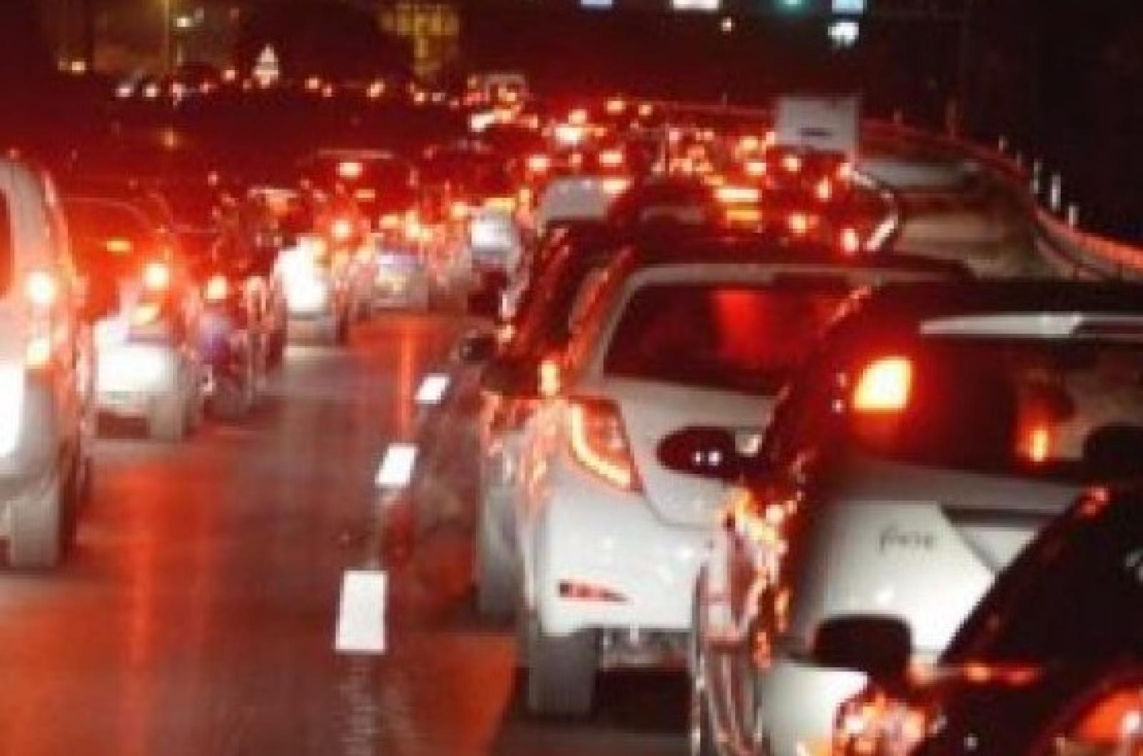 Traffico paralizzato. "Mezz'ora per fare la circonvallazione"