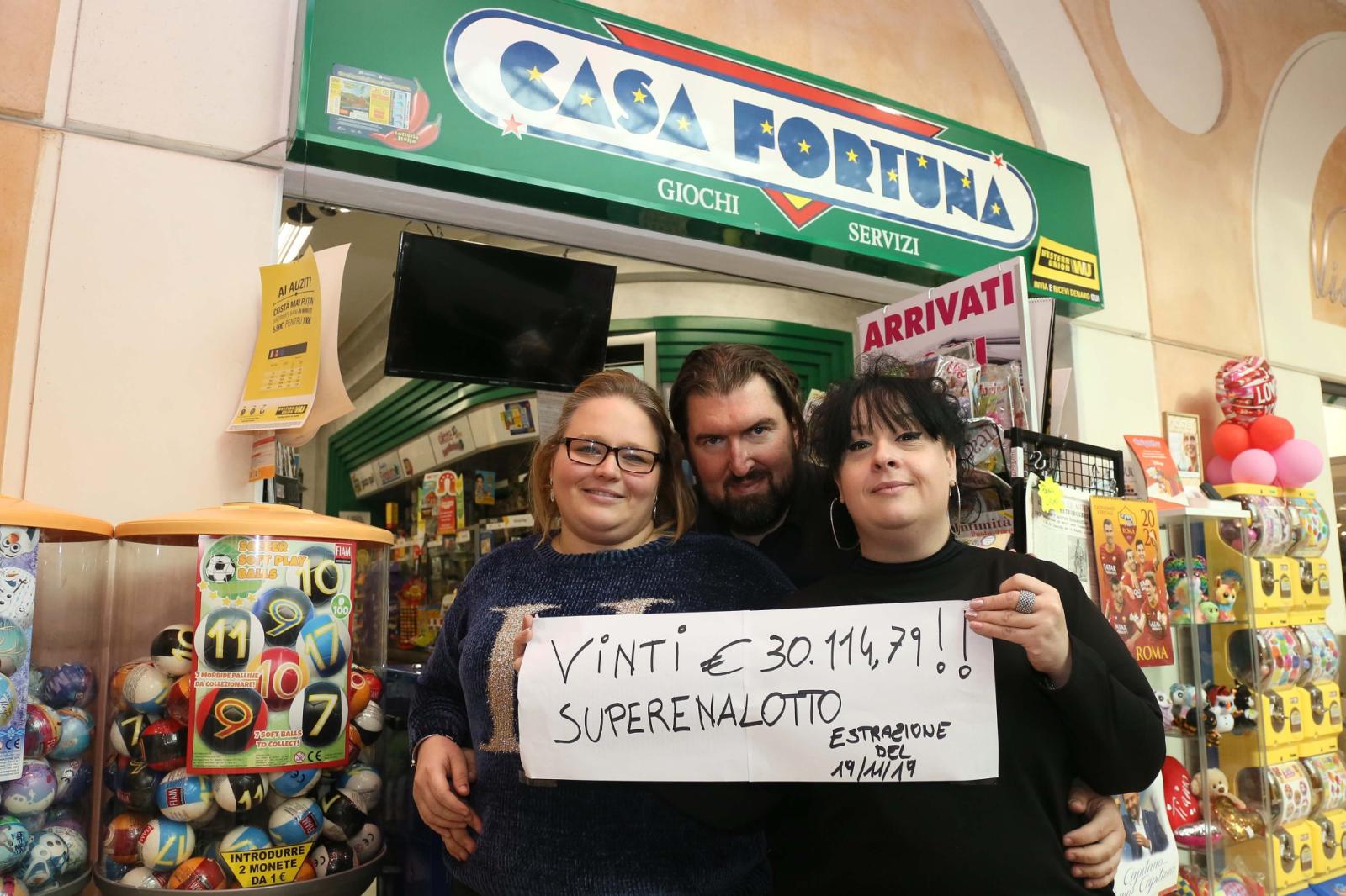 Centra un 5 al Superenalotto e vince 30mila euro