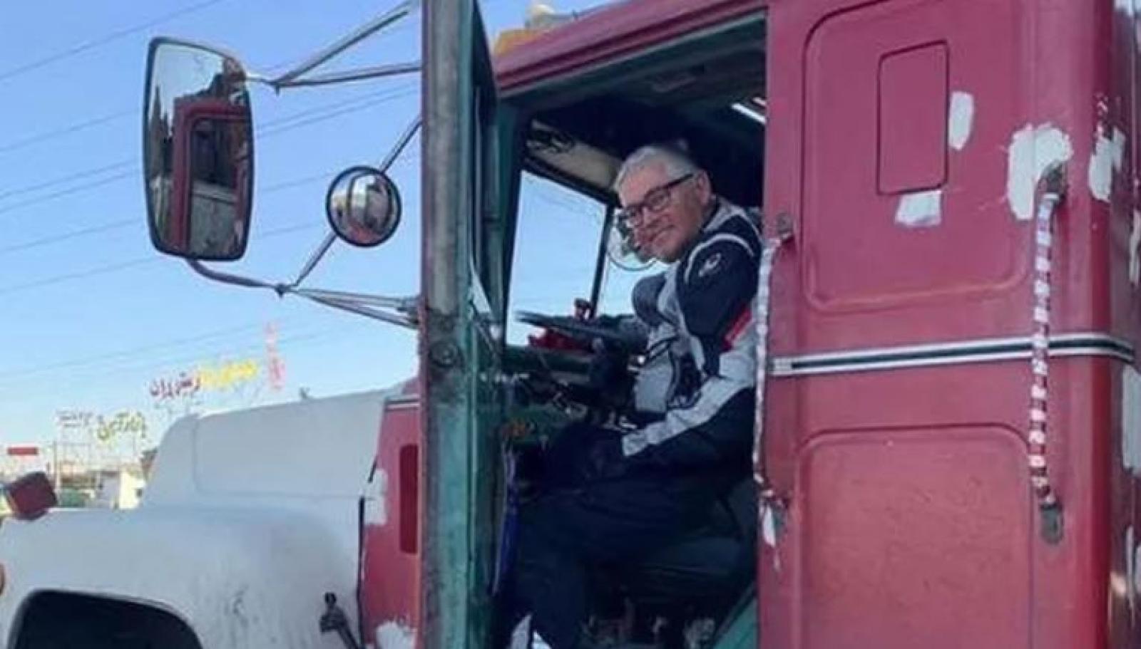 Camionista morto schiacciato dal suo tir