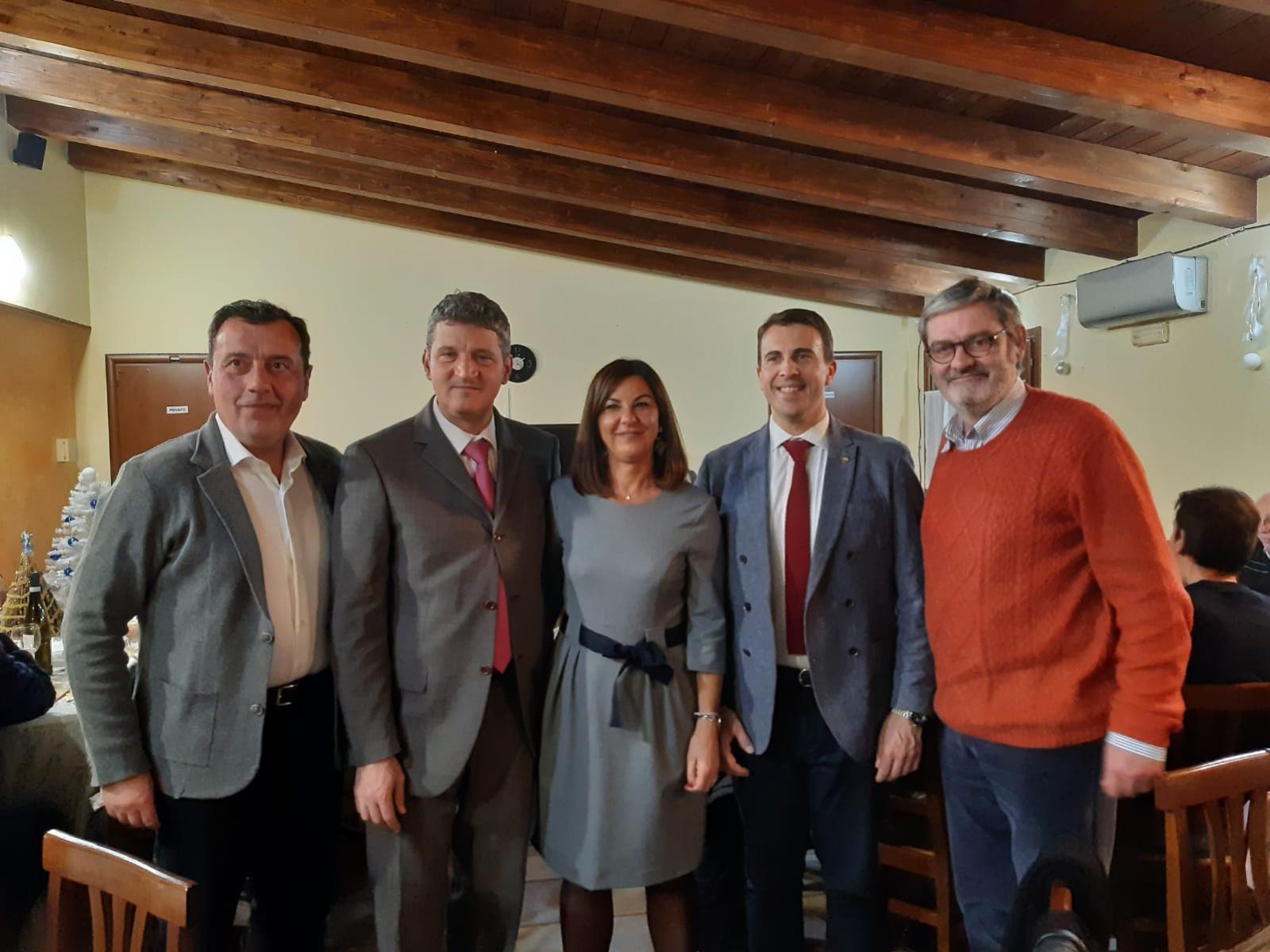 Cena degli auguri. E della solidariet&agrave;