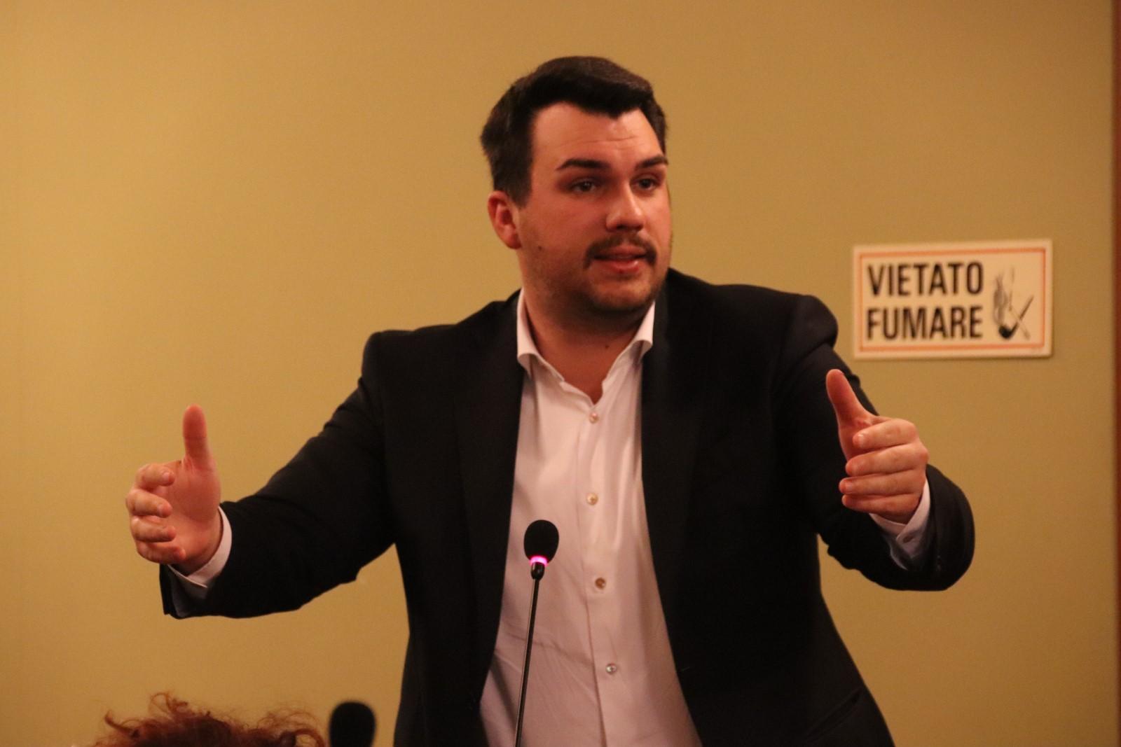 "Chiudere il corso peggiorer&agrave; inquinamento"