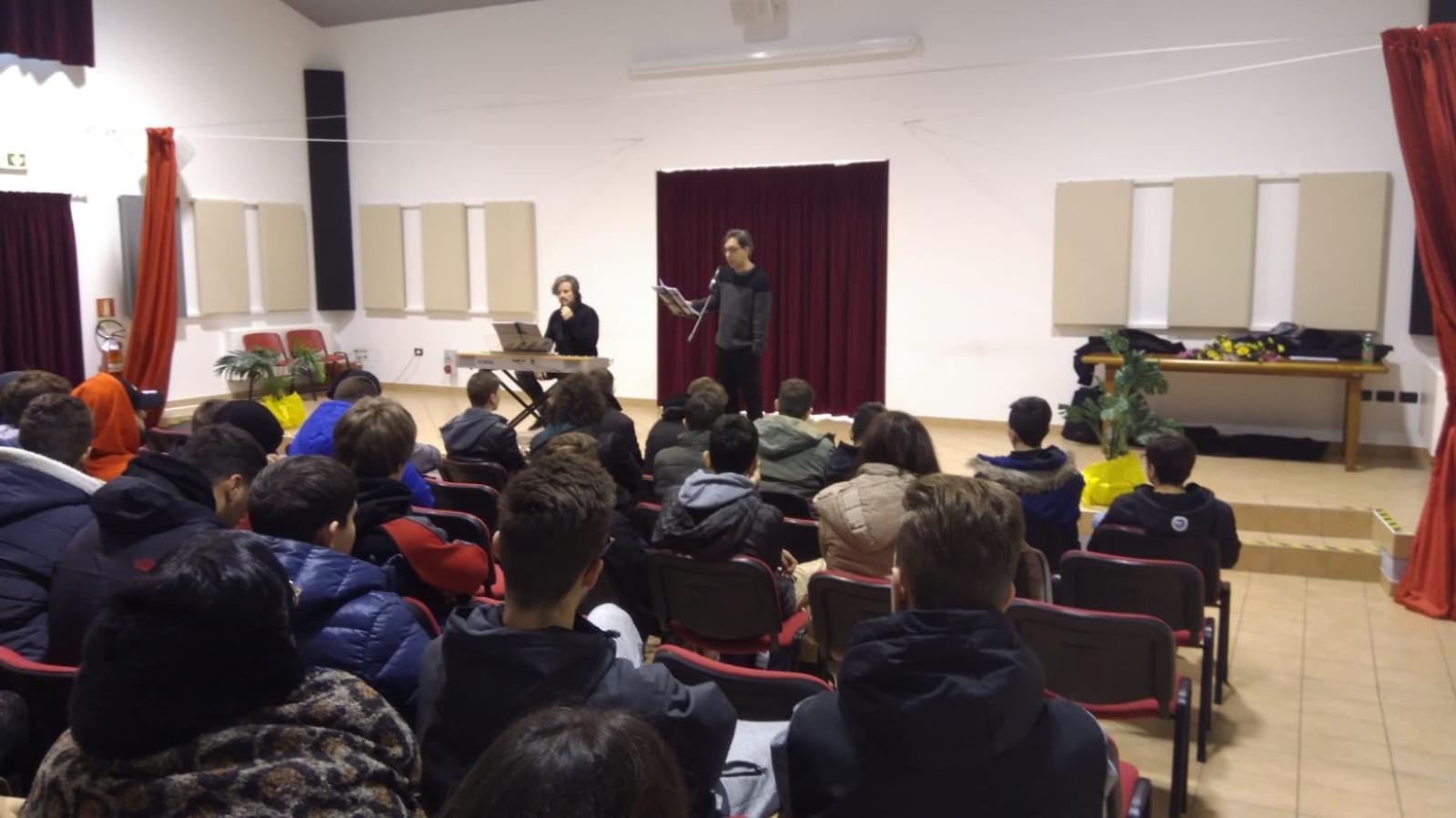 Musica e racconto recitato contro il bullismo