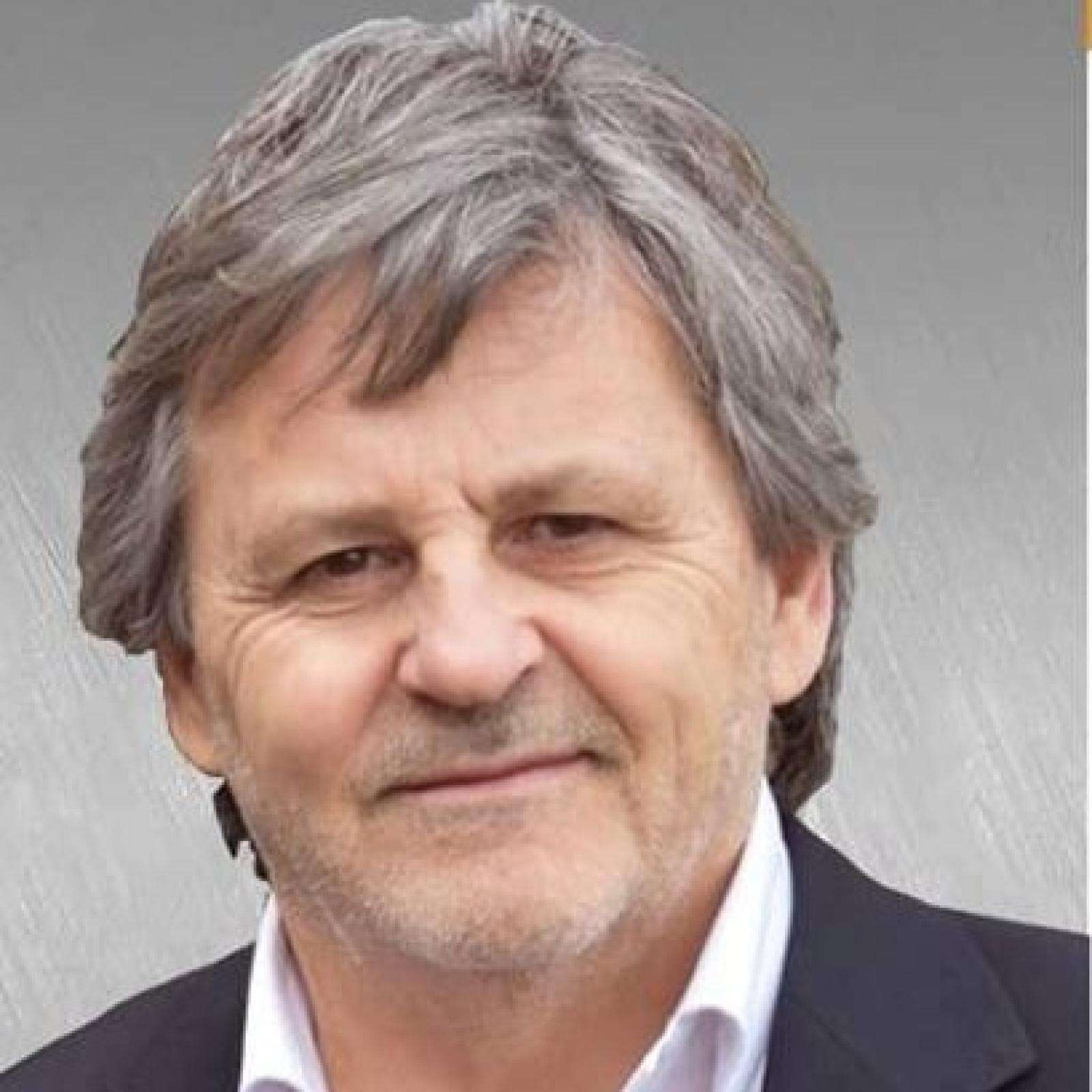 "Proviamo a diminuire il costo del posteggio, per aiutare il commercio"