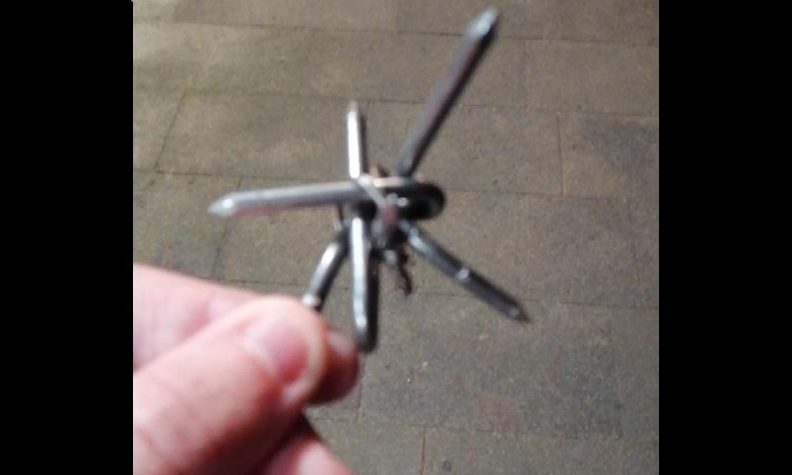 Il pazzo dei chiodi colpisce ancora