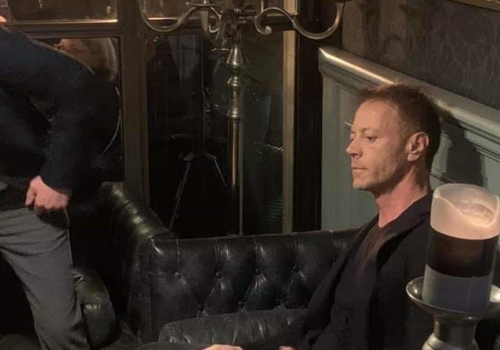 Rocco fa aperitivo in citt&agrave;. E arriva in limousine