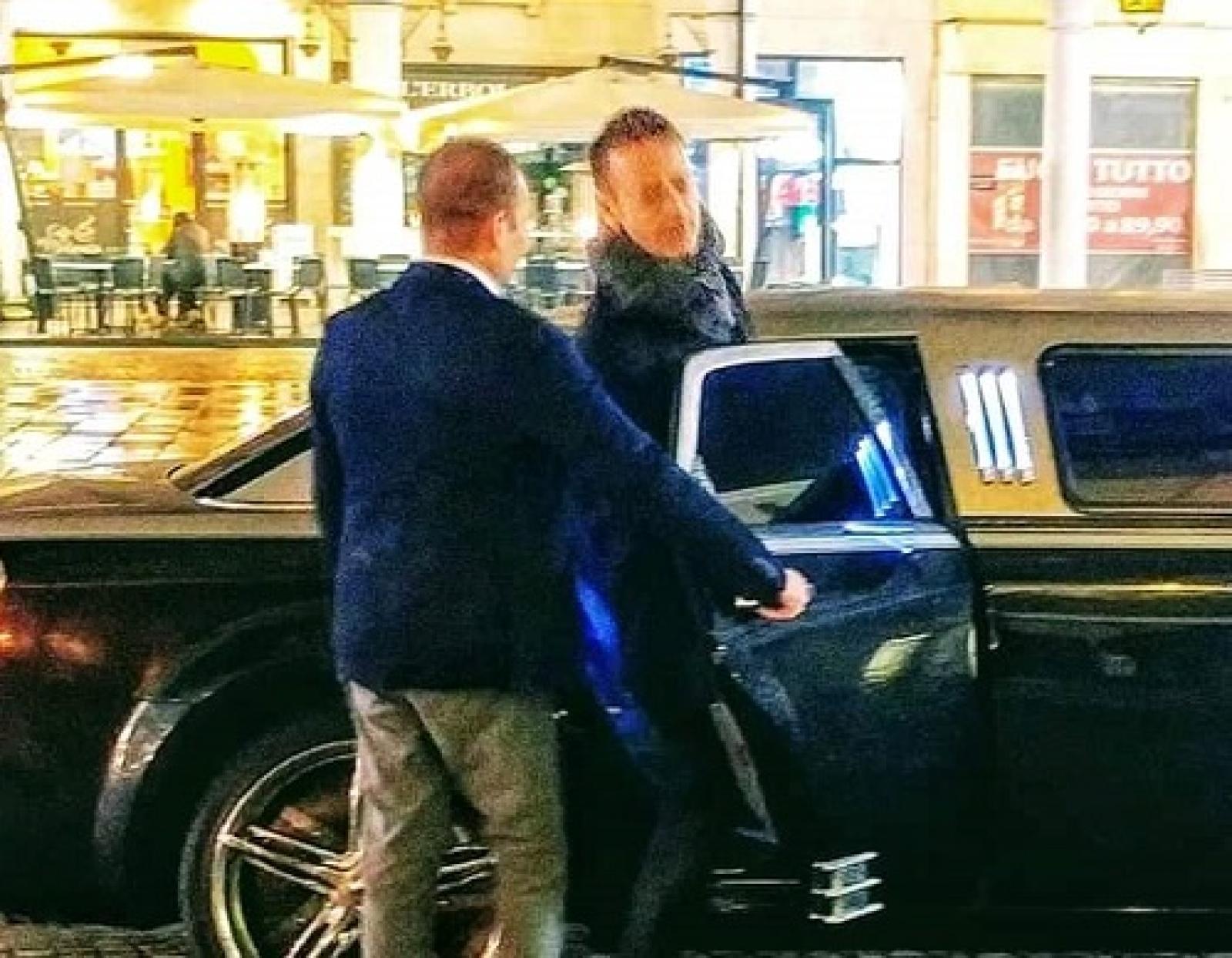 Sorpresa sul liston. Arriva Rocco. In limousine