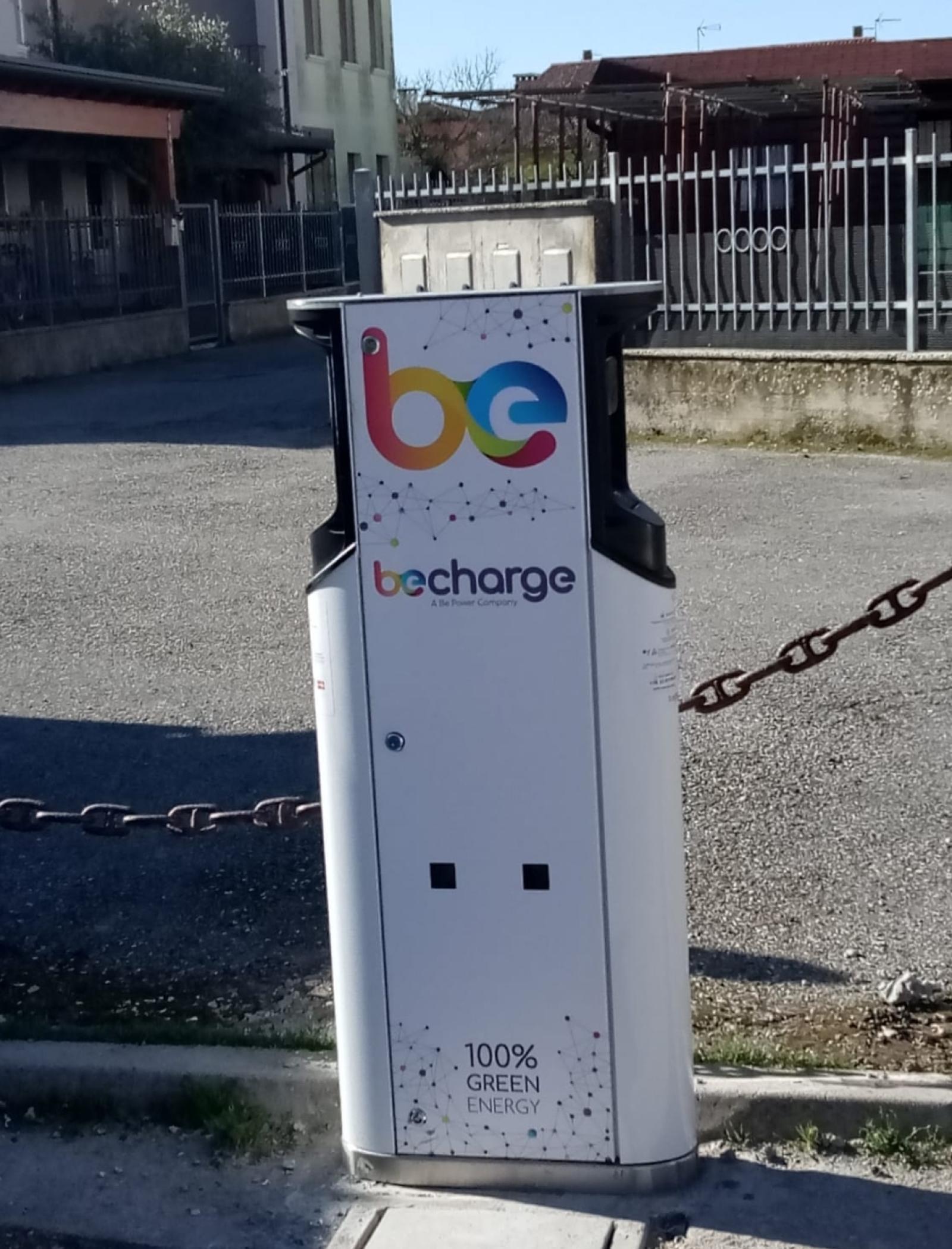 Quattro nuove colonnine per la ricarica  delle auto elettriche