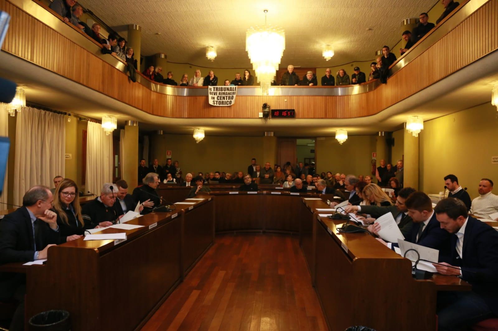 Consuntivo a fine mese, niente voto di fiducia