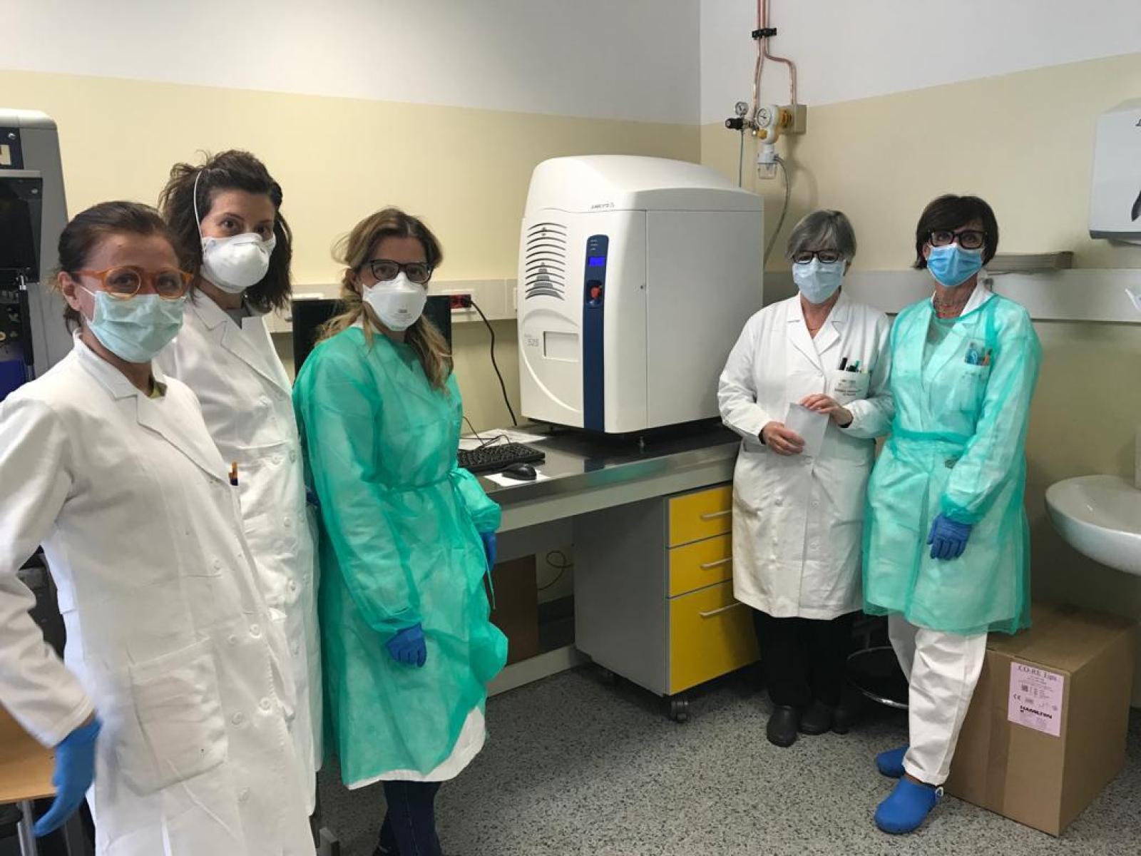 Ecco la nuova super macchina che effettua quasi 10mila tamponi al giorno