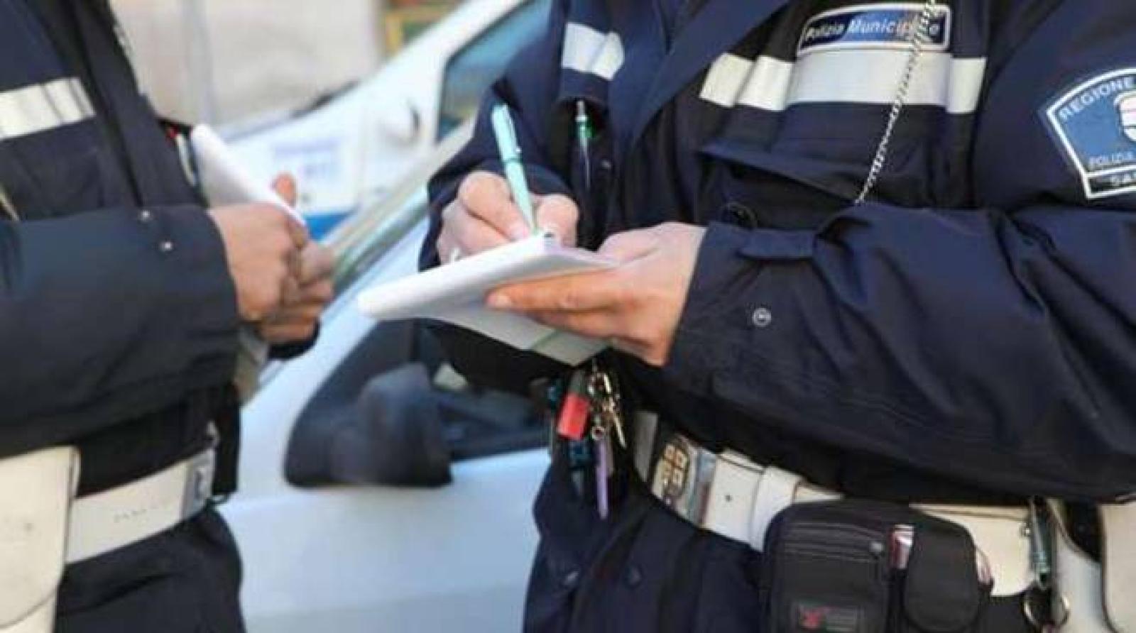 Multati perch&egrave; accompagna a casa la moglie troppo stanca dopo il turno alla croce verde