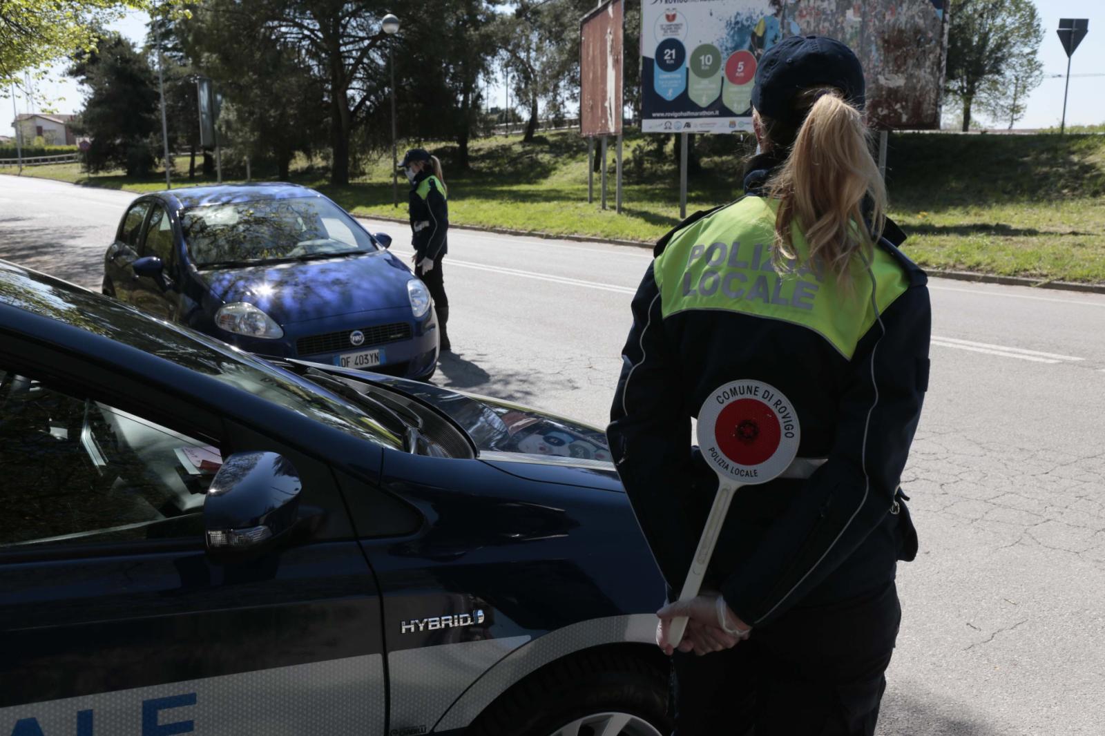 Nuova pioggia di multe, in troppi senza mascherina