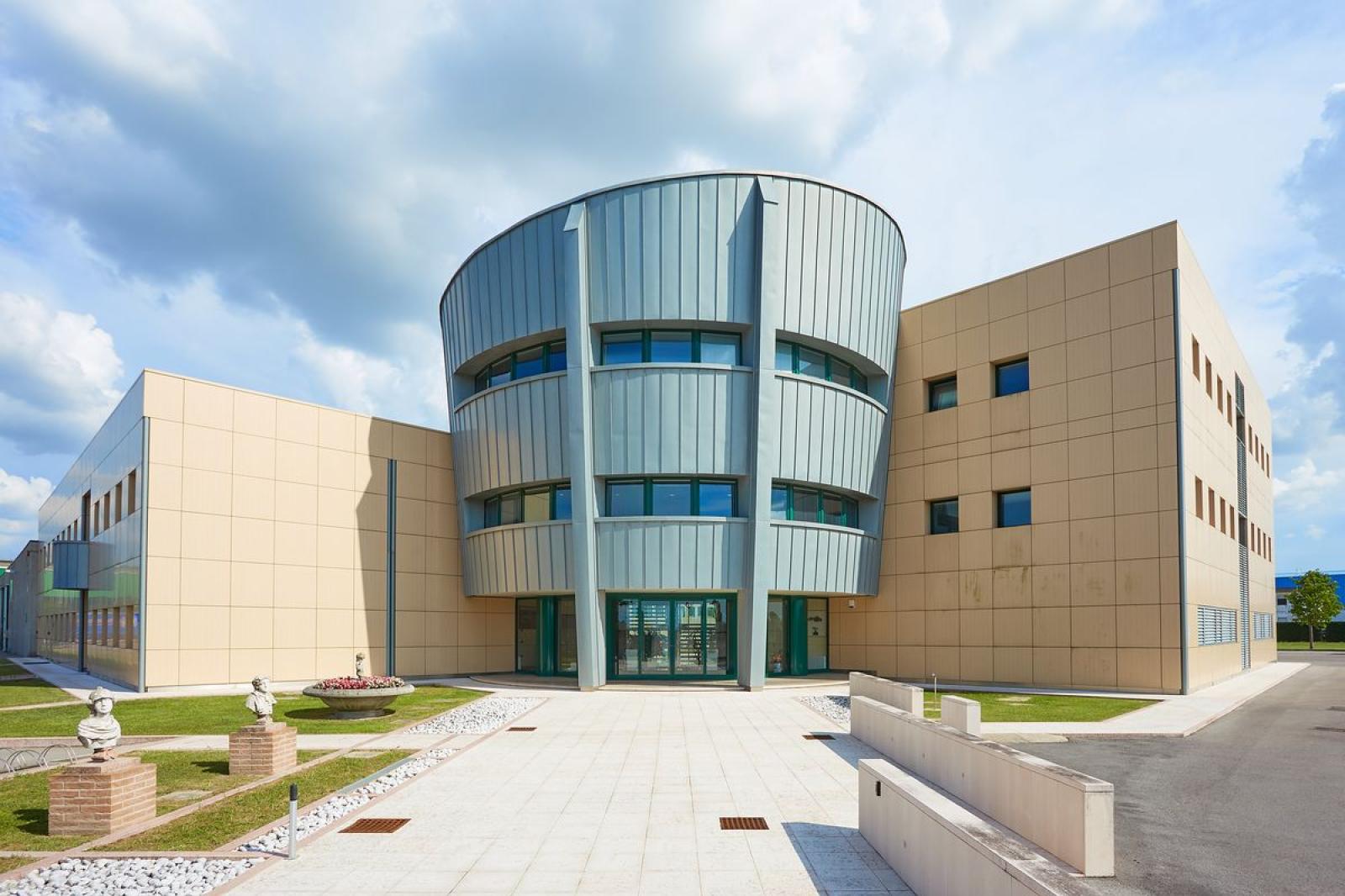 "10 milioni per trasformare i rifiuti in carta"