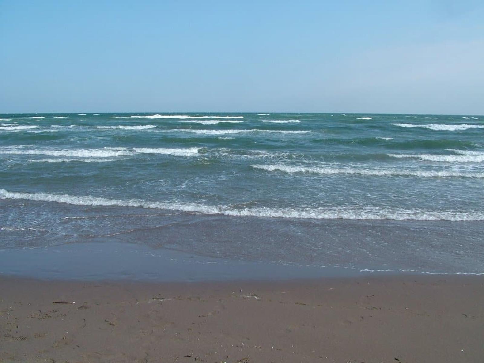 Mare a rischio: "Non si pu&ograve; preparare la spiaggia senza una data".