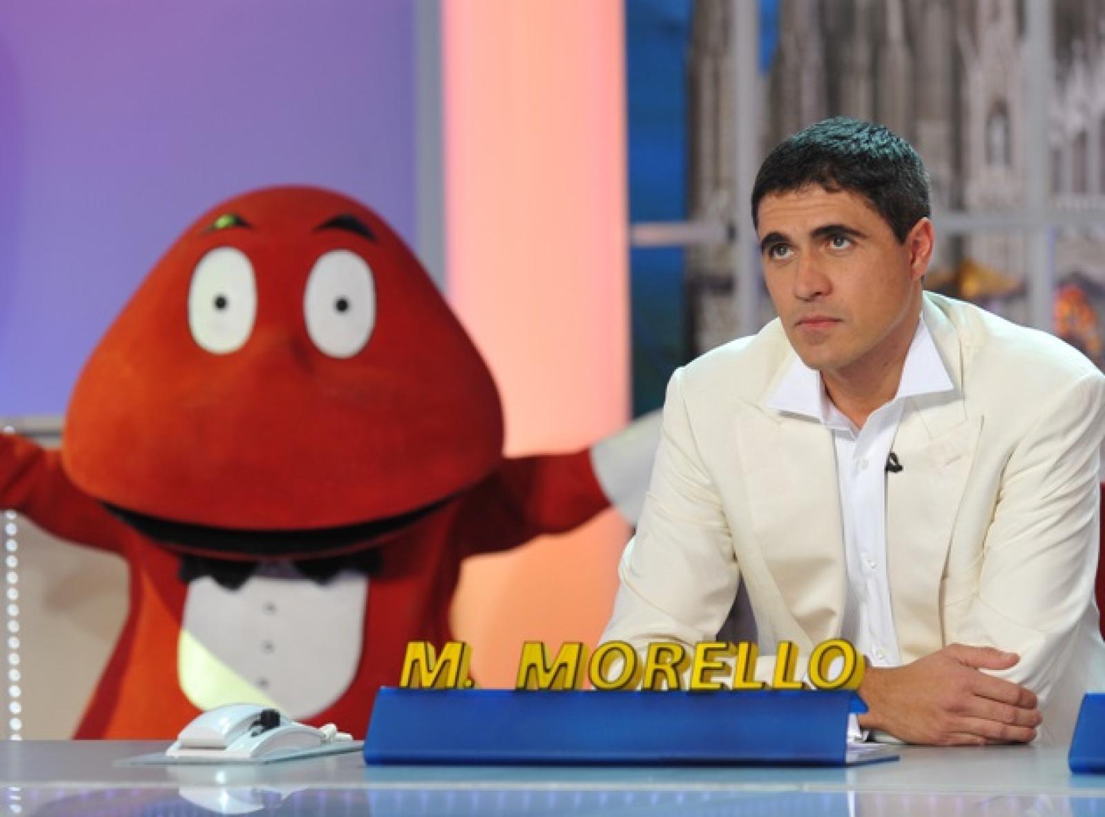 Concessionaria sparisce senza consegnare le auto. Arriva Striscia