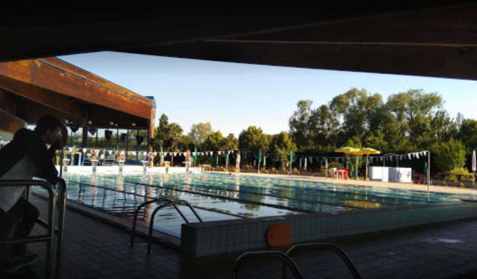 Da sabato 30  riapre la piscina comunale 