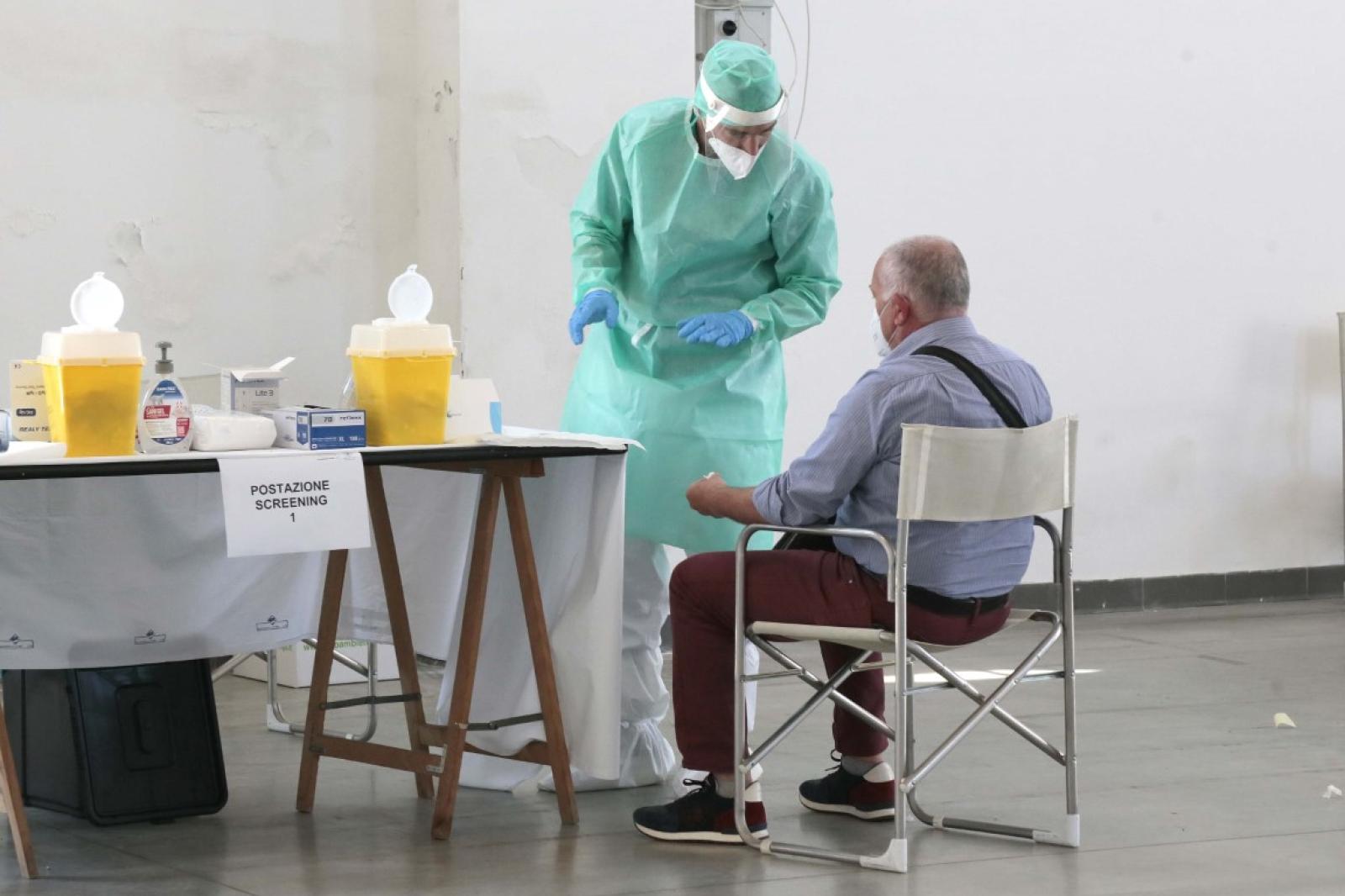 Stop ai tamponi al Censer, Covid point trasferito