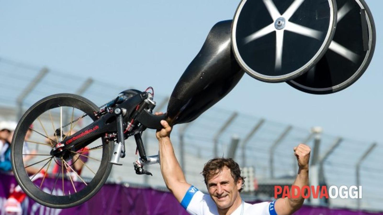 Alex Zanardi, il bollettino medico: "Parametri stabili, ma resta grave il quadro neurologico"