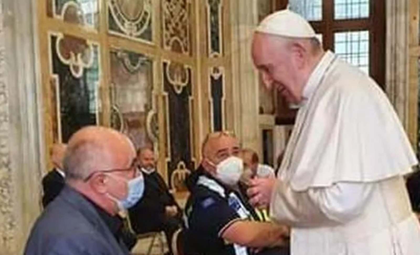 Il prete di Chioggia sopravvissuto al virus incontra il Papa