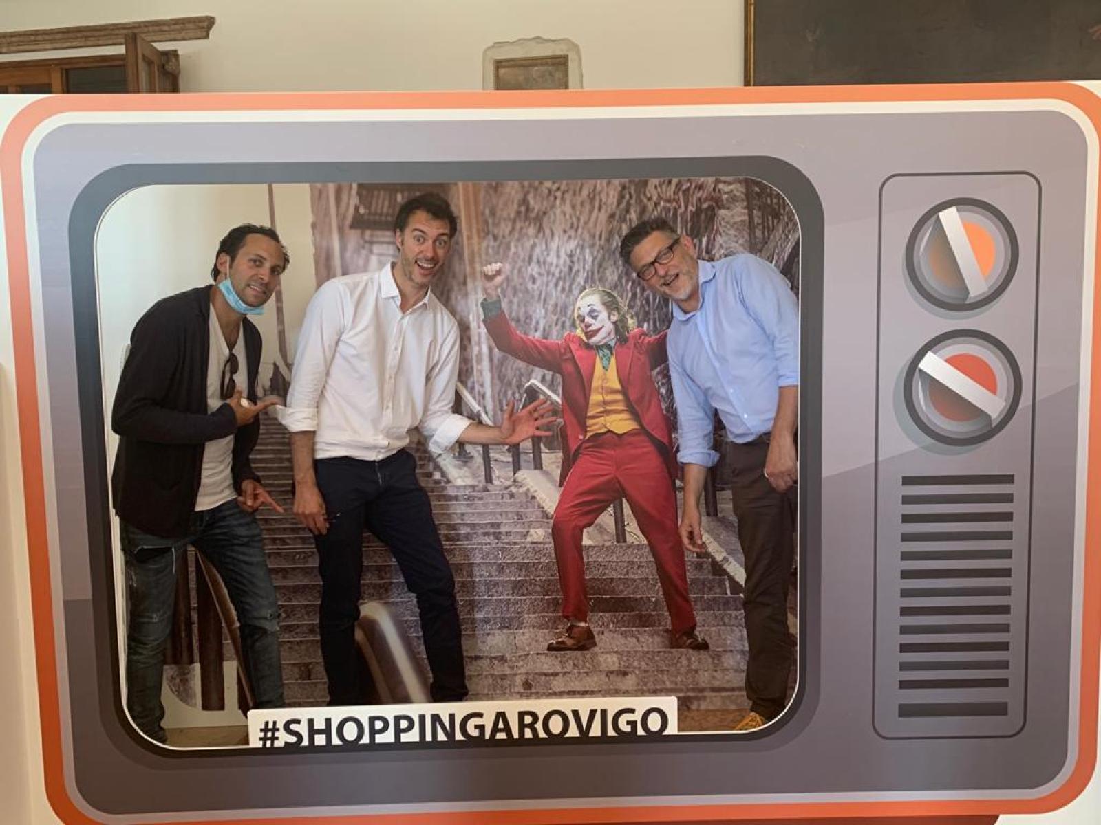 Il commercio rinasce: negozi aperti il gioved&igrave; sera, e non solo