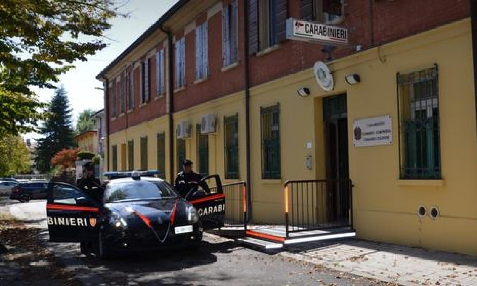 Derubano una anziana invalida: prese una 19enne e una 16enne