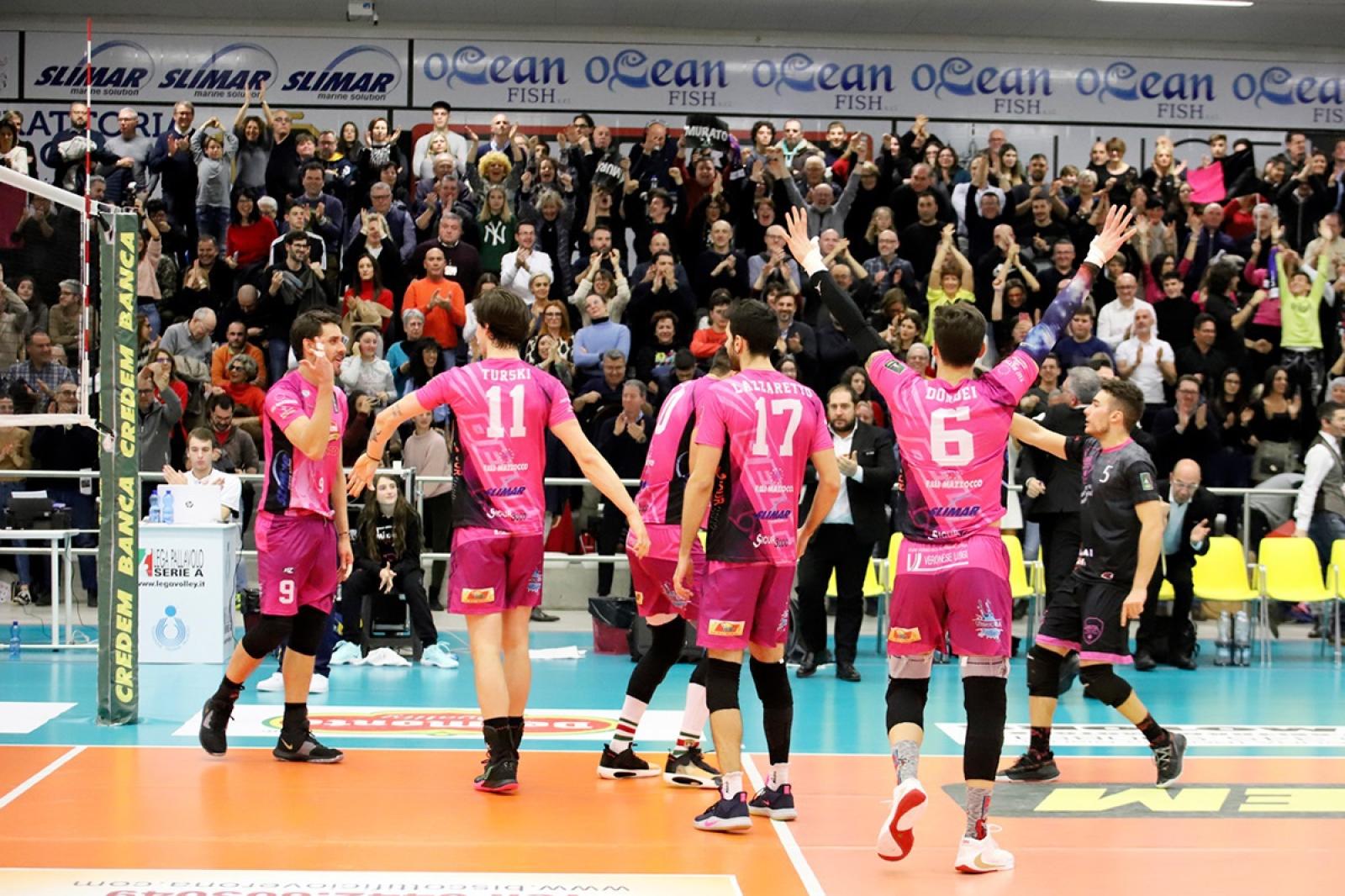 Riparte la campagna abbonamenti per vedere i giganti nerofucsia 