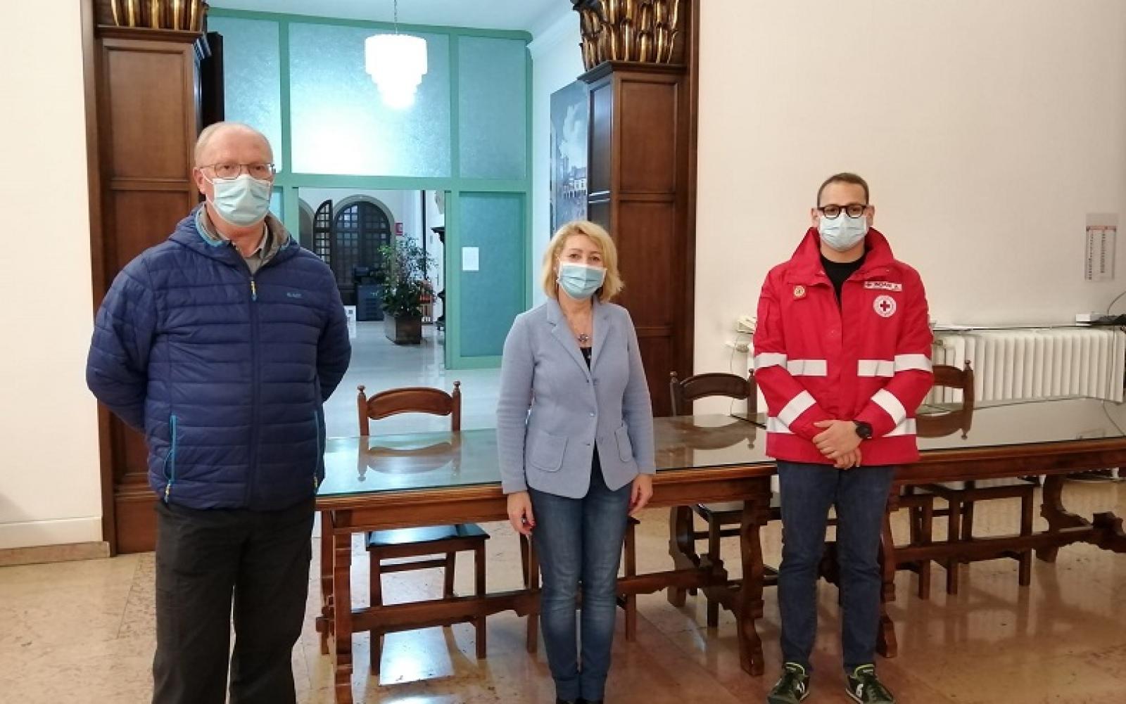 Un numero per la consegna farmaci e spesa a domicilio per le famiglie in isolamento