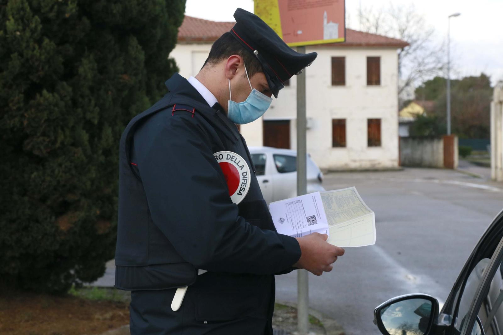 Fuori di casa senza motivo, altri due sanzionati nel weekend