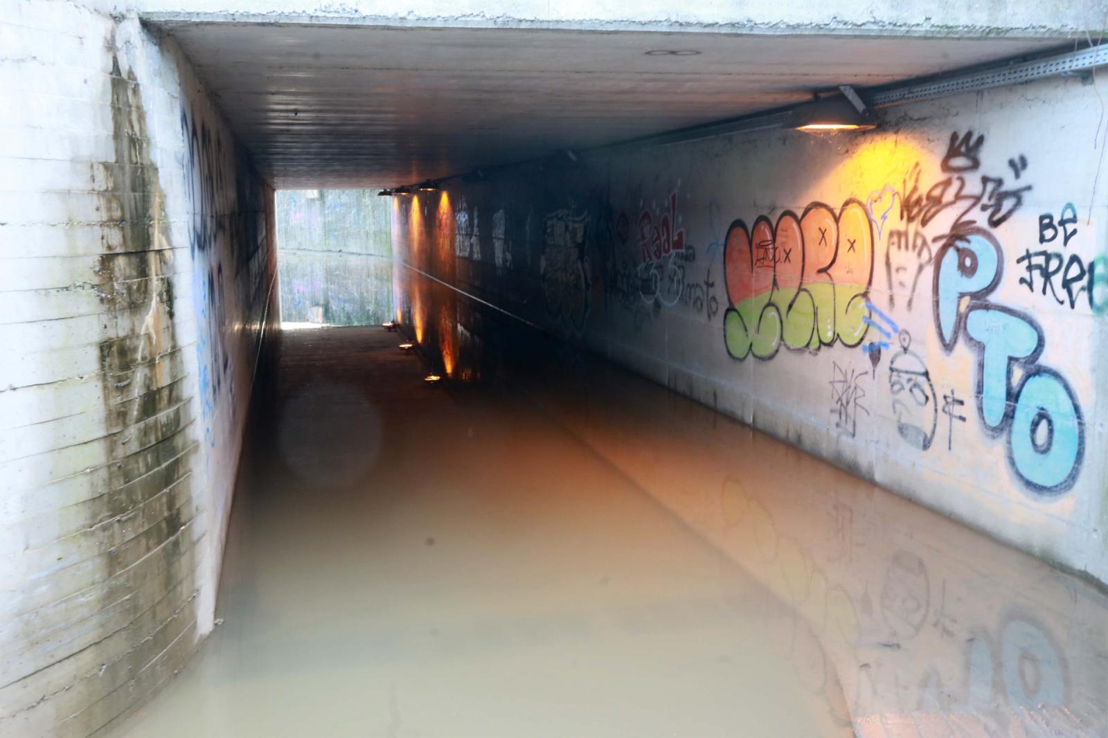 L'intervento di Comune e Veneto Strade per ripristinare il sottopasso di via Stacche