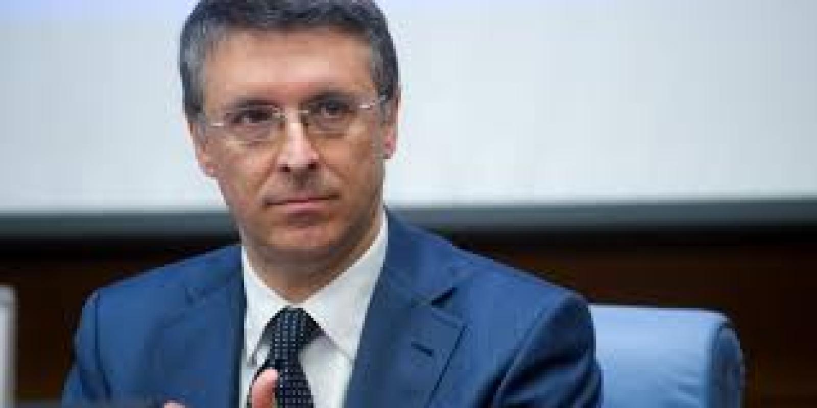 Regioni in cerca di vaccini, la Procura di Perugia prova a fermare Zaia