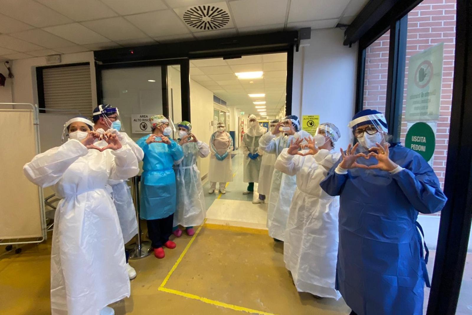 Un minuto di silenzio per tutte le vittime della pandemia