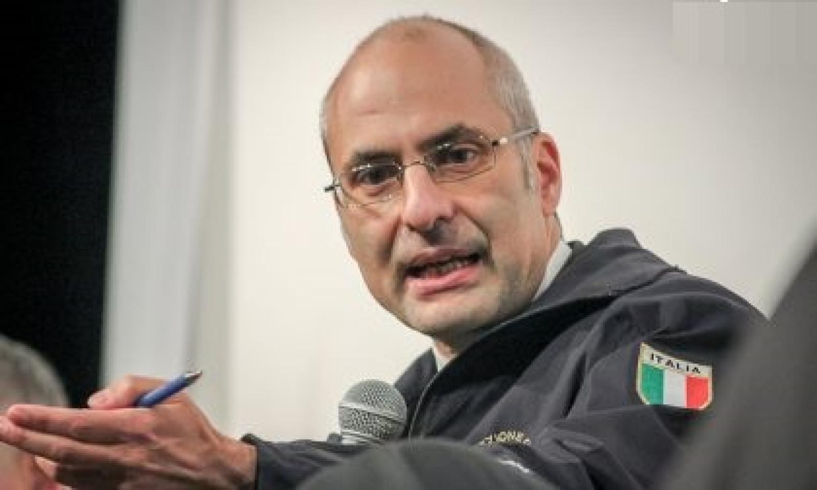 Gestione Covid, salta la prima testa