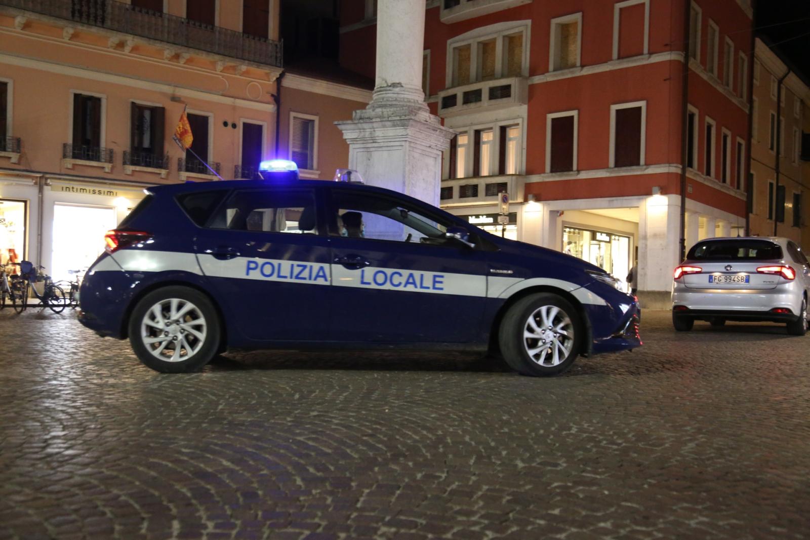 Troppa gente nel locale, chiuso un bar del centro a Rovigo