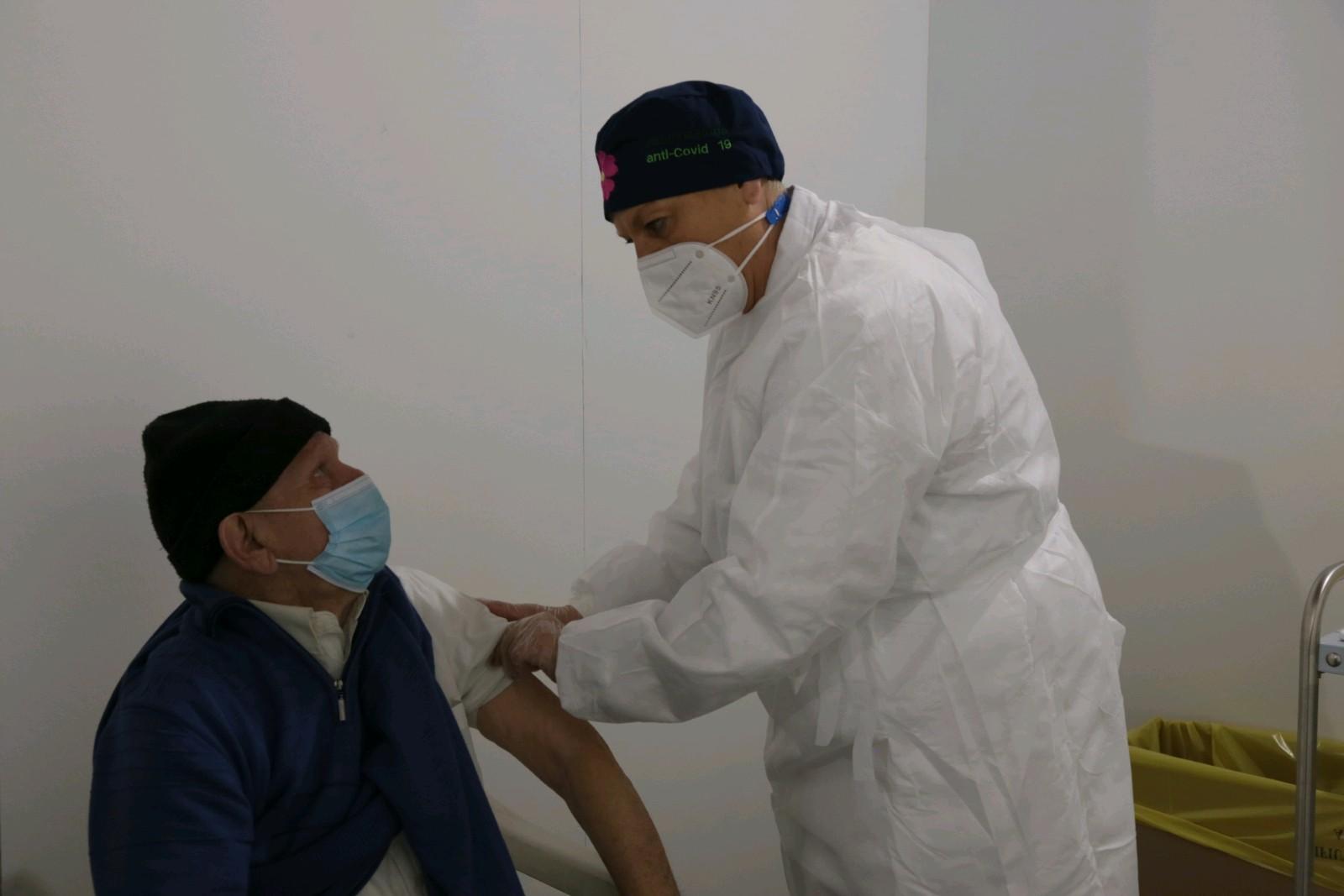 Raddoppiano le vaccinazioni, oltre 400 vaccinati solo oggi