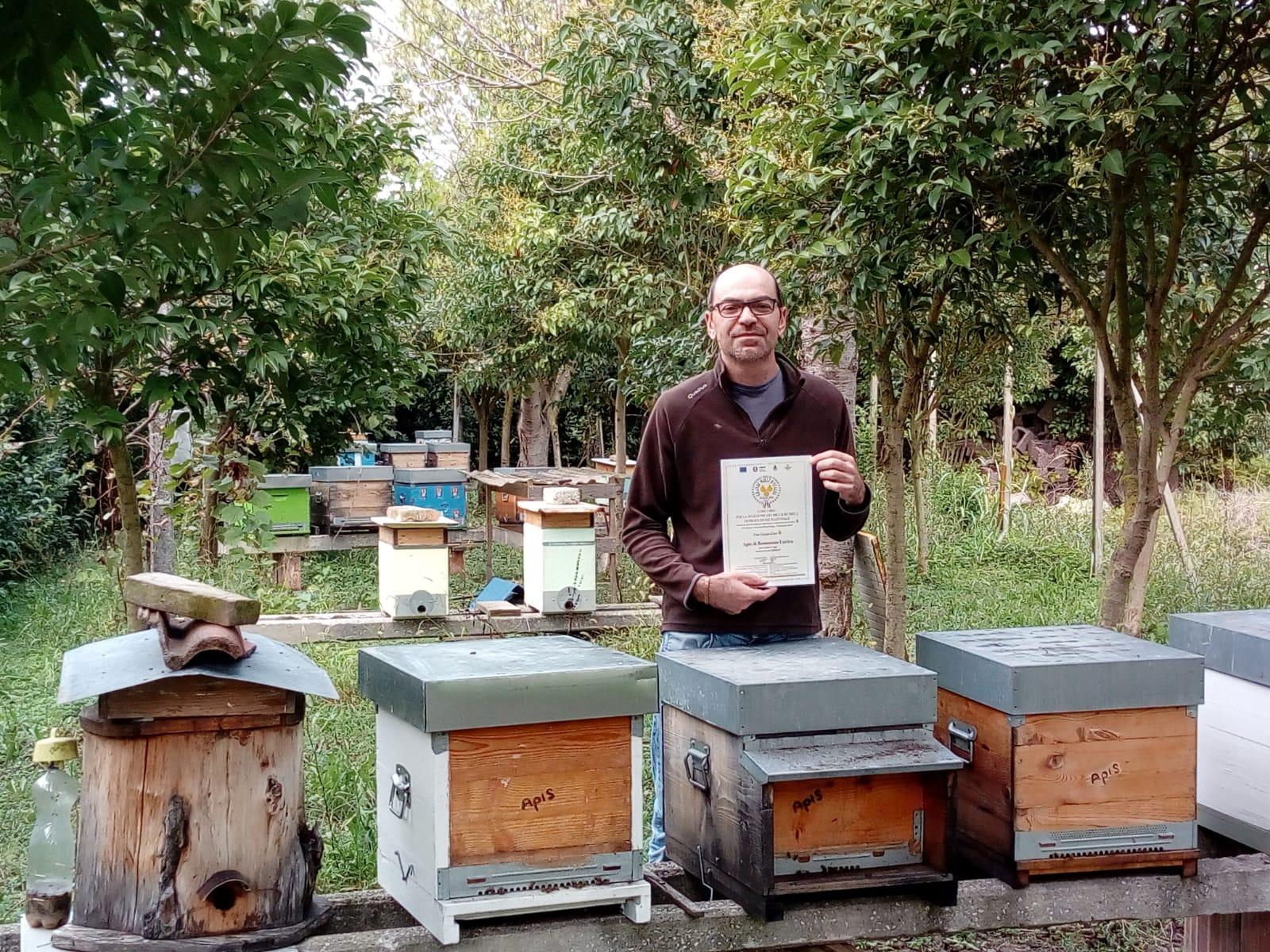 Addio Enrico, giovane apicoltore, custode della natura