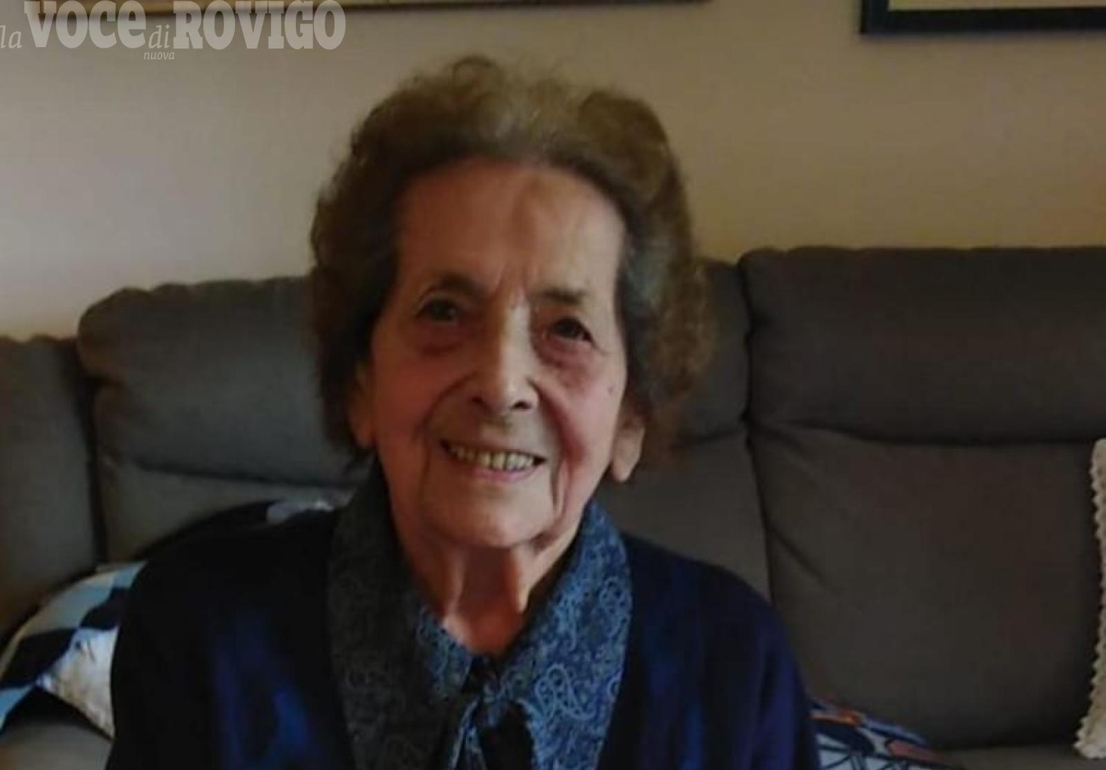 Uno striscione, fiori e gli auguri di sindaco e don per nonna Sestilia