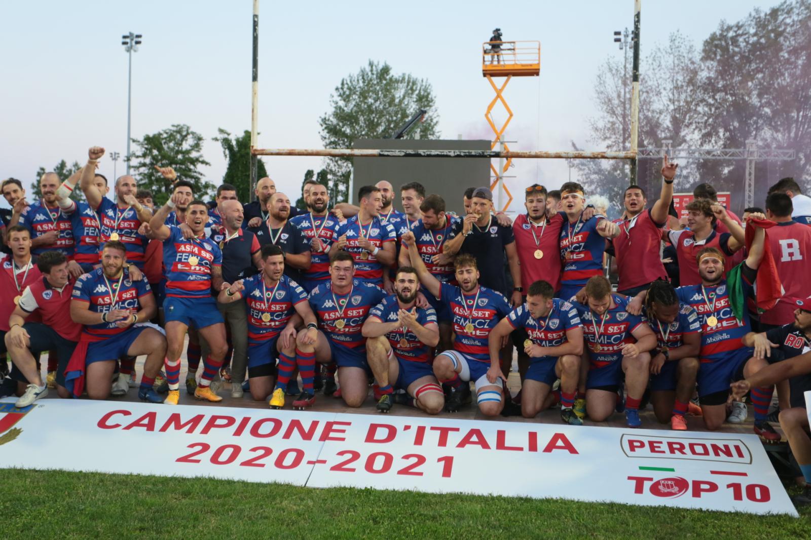 I complimenti del questore agli agenti campioni d'Italia