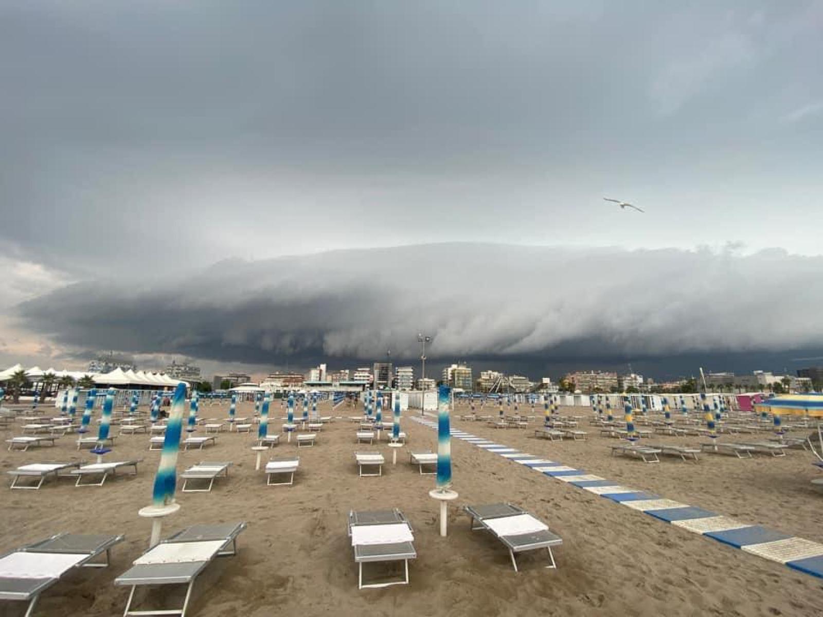 Frane e Nubifragi nel Nordest: Un Allarme per la Sicurezza e l'Ambiente