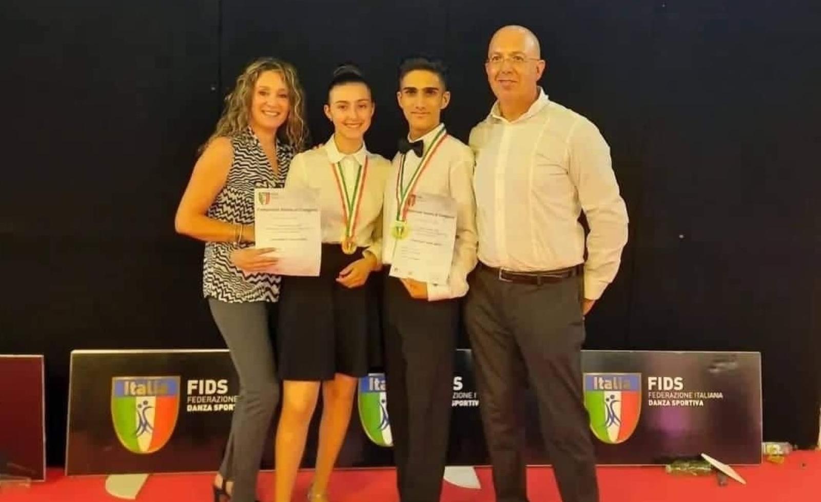 Riccardo e Alessia, ballerini tricolore