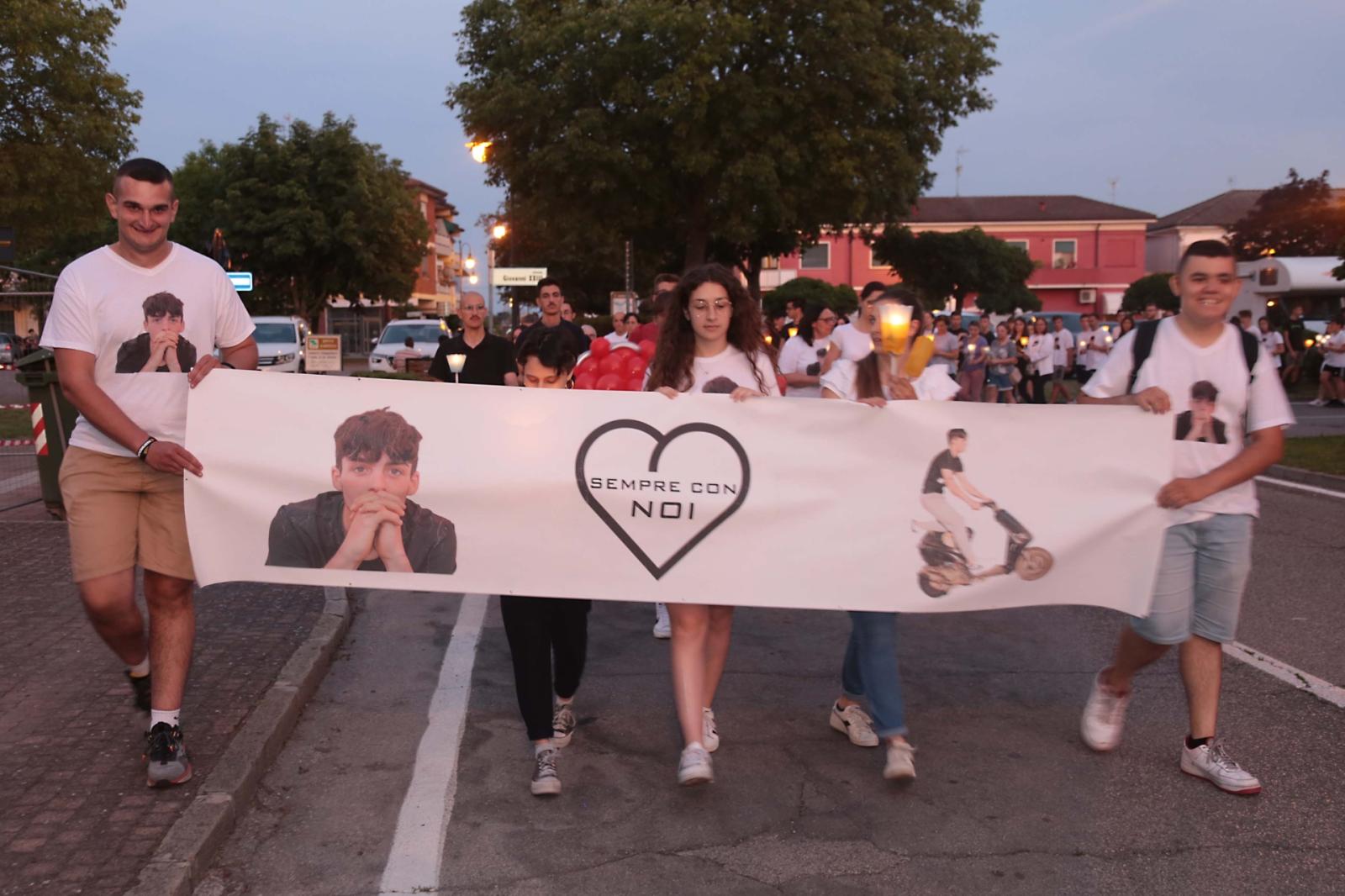 "Andrea, sei sempre con noi"