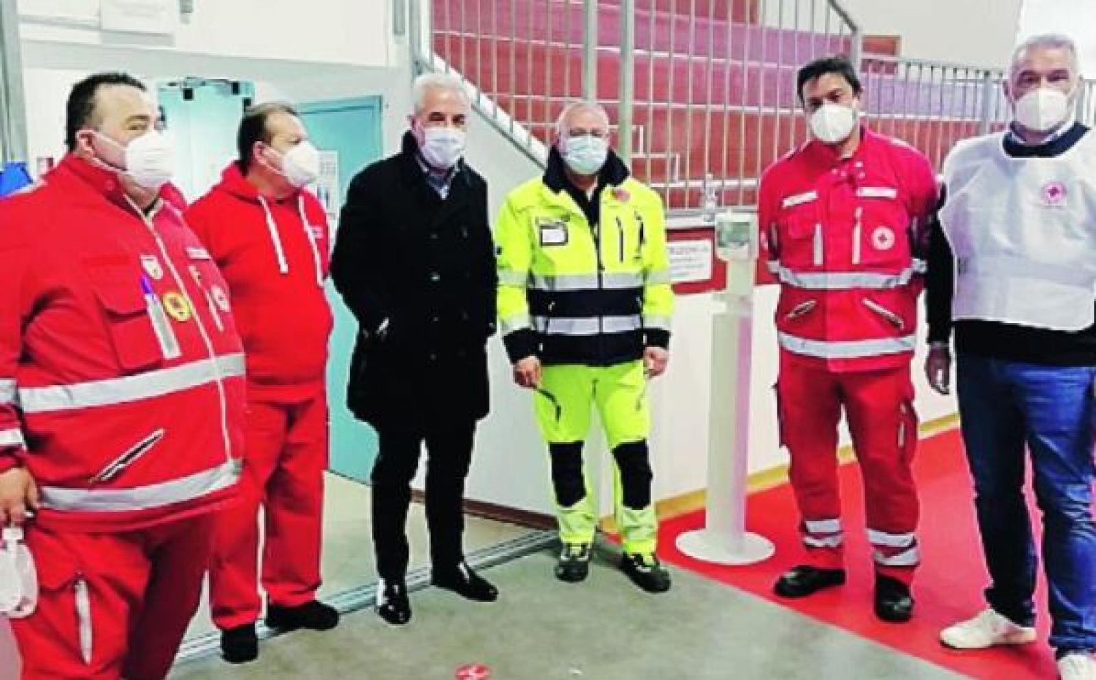 Volontari instancabili, da venti settimane in prima linea